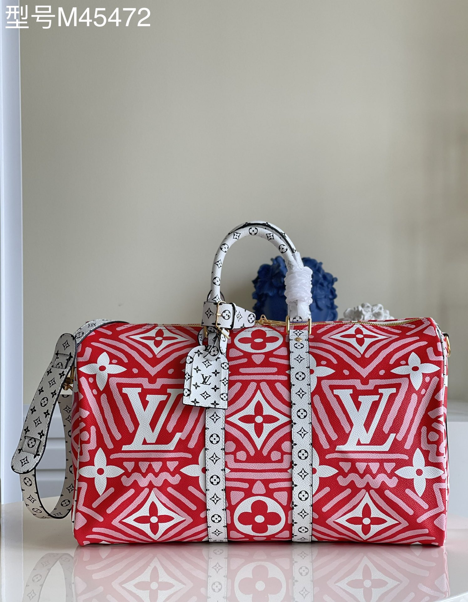 NO:397074,【Exclusive real photo M45472】This Keepall BANDOULIRE 45 travel bag uses Monogram Giant canvas to show the ingenious superimposed Monogram pattern and Octavia geometric print, reinventing the brand's classic soft travel bag. It has plenty of space and is light and flexible, making it an ideal choice for short trips. Size 45 x 27 x 20cm z.730, LV [original leather], louis vuitton19860909【独家实拍M45472】本款 Keepall BANDOULIRE 45 旅行袋以 Monogram Giant 帆布展现超大 Monogram 图案与明锐几何印花的巧思叠加,焕新演绎品牌经典软质旅行袋.充裕空间不失轻盈灵活,是短途旅行的理想之选.尺寸45 x 27 x 20cm z.730,LV【原厂皮】,louis vuitton,Bag