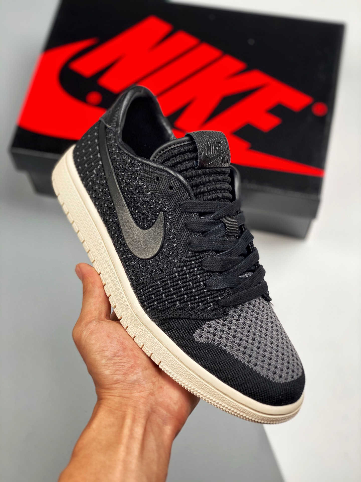 Air Jordan 1 Retro Low Blanco y negro Color oficial sincronizado Producto de nivel original Compra del zapato original …