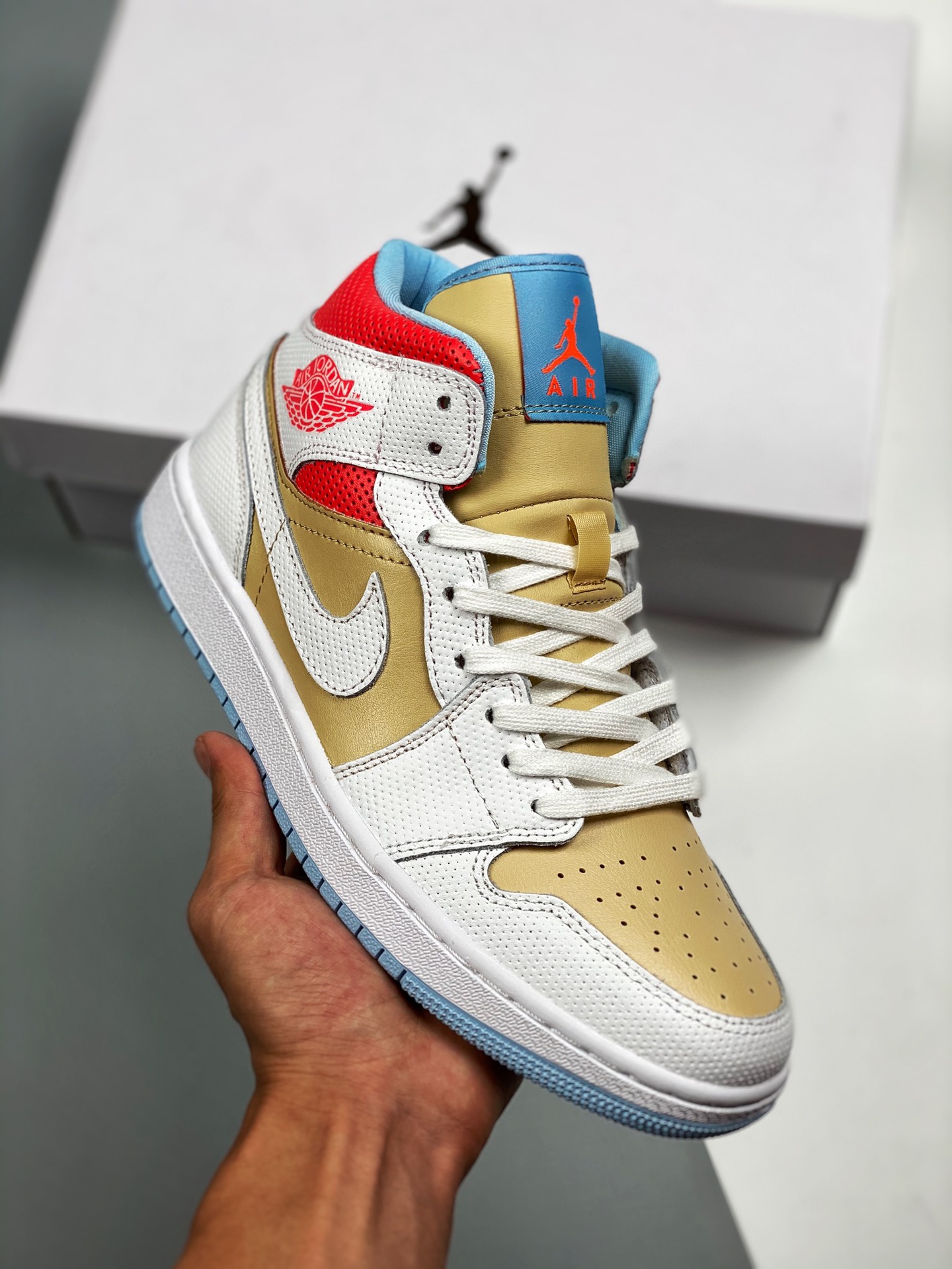 Air Jordan 1 Mid Blanco, marrón y rojo Serie de caña media Nuevo lote Suela original con molde original Piel personaliz…