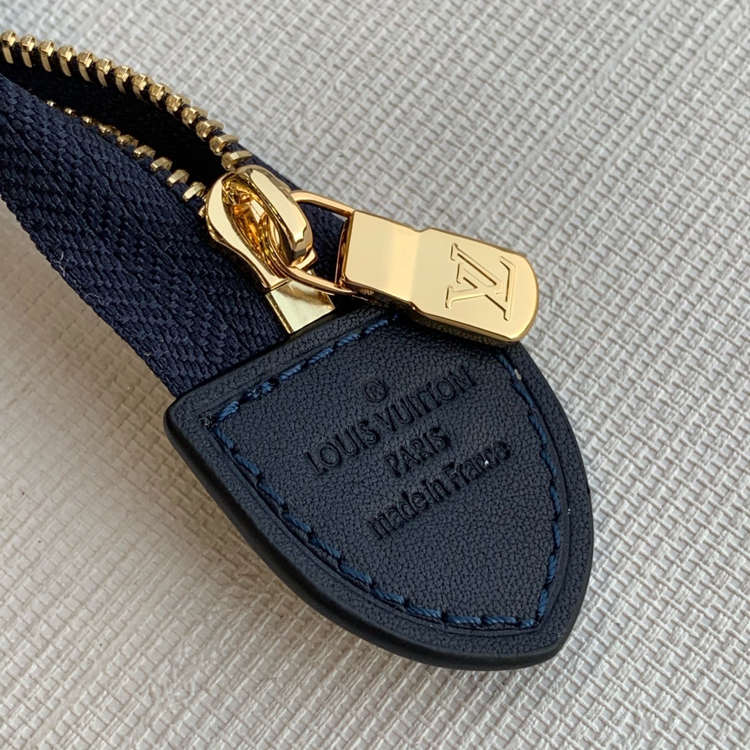 Louis Vuitton LV 盥洗袋 M80352