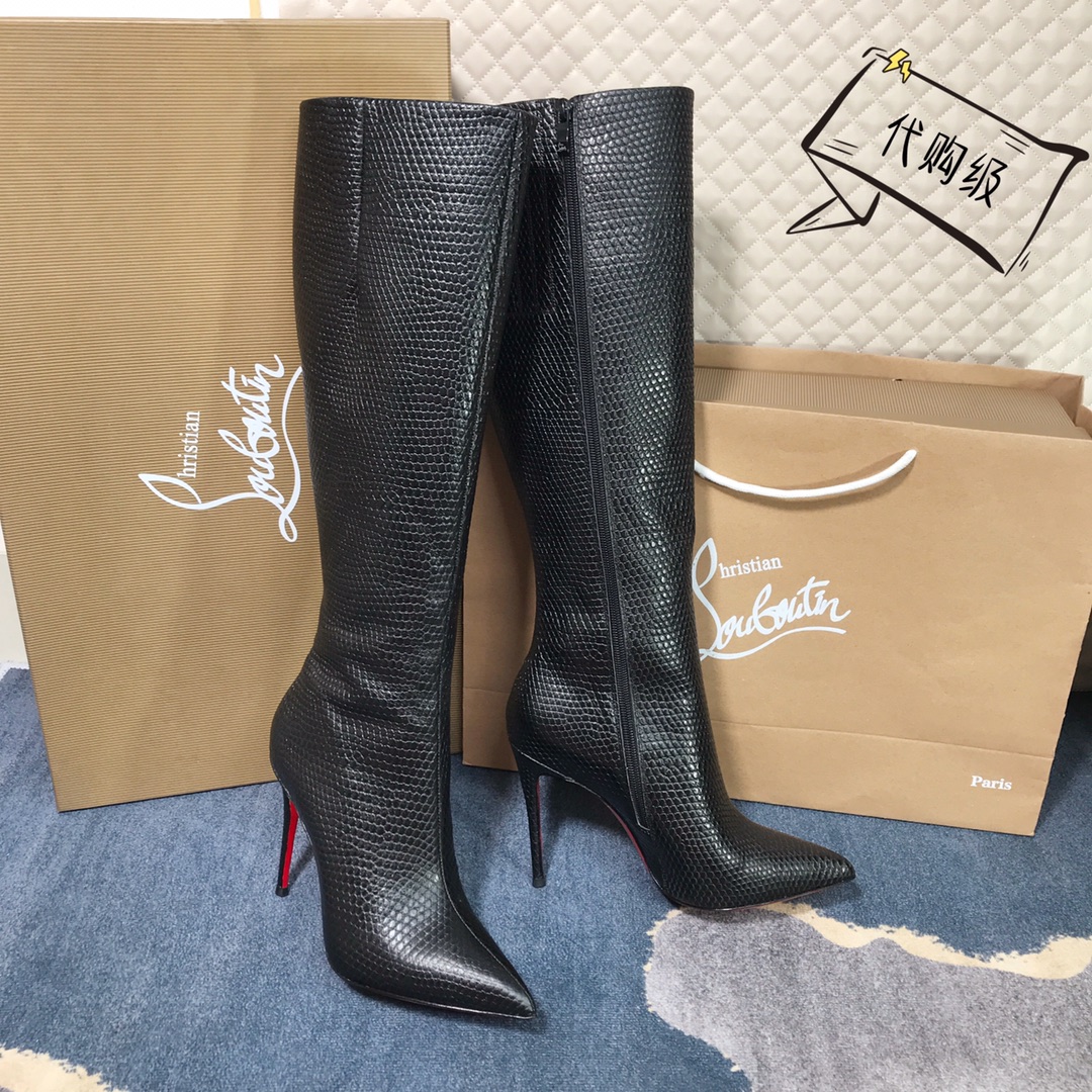 NO:337056,High-end customized autumn and winter boot series!  H10Cm, size 34-43. Private mold trademark zipper. 902-016 Black stone scalp. Sheepskin. Genuine leather sole. Official website synchronization. 16-inch long boots. Standard European size Reference:902-016 Color:black Material:CALF Lining:goat leather Heel height:10Cm Sole:leather sole Size:EUR 34-43 (US 4-11):,,christian louboutin,boots,sheepskin,Leather soles19860909高端订制 秋冬靴系列！ H10Cm,尺码34-43码.私模商标拉链 .902-016黑石头皮.羊皮里.真皮大底.官网同步.16寸长靴 标准欧码 Reference:902-016 Color:black Material:CALF Lining:goat leather Heel heigh:10Cm Sole:leather sole Size:EUR 34－43（US 4一11) :,,christian louboutin,boots,sheepskin,Leather soles,Women's Shoes