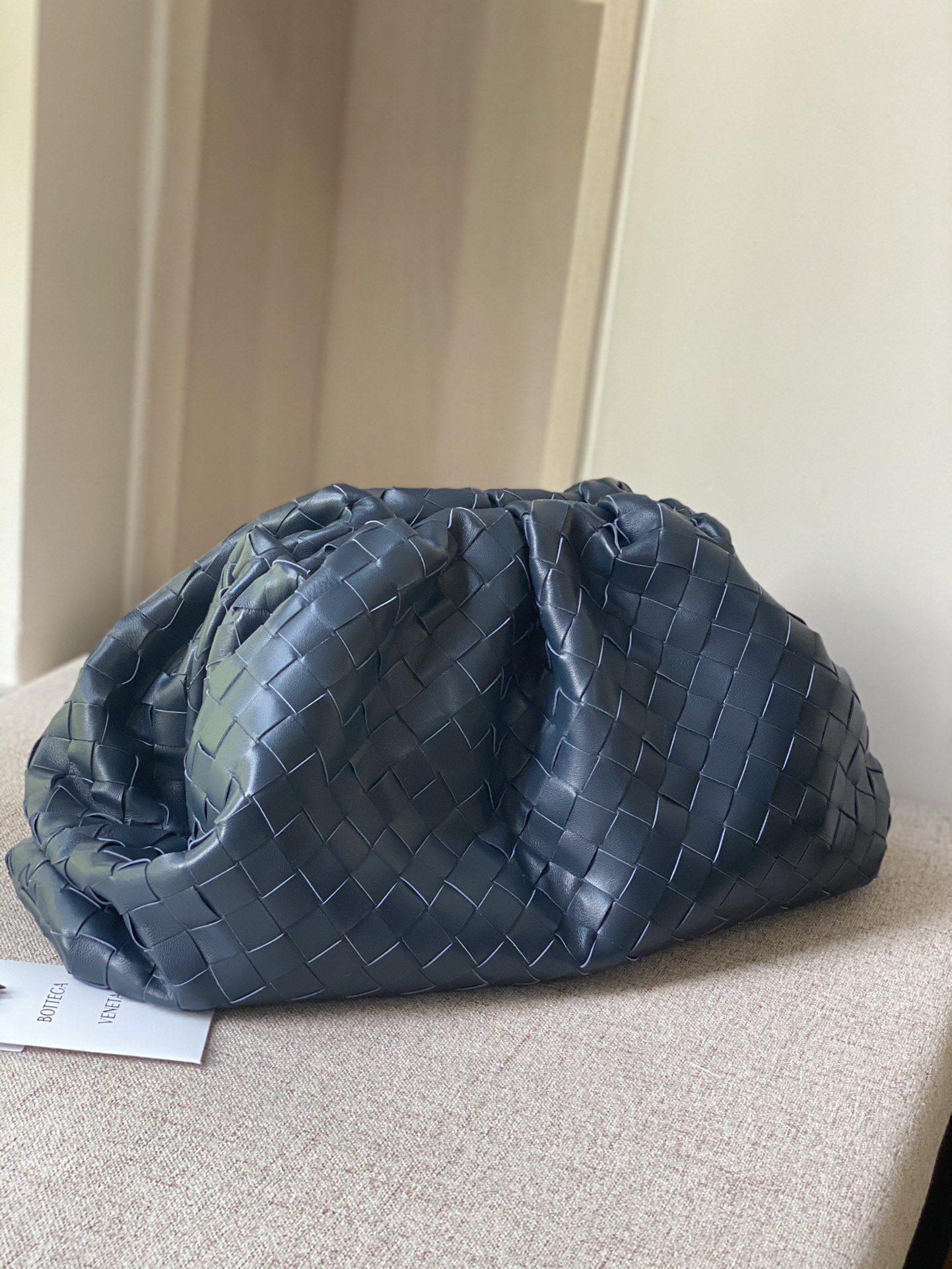 Bottega Veneta Midnight Blue Bs 576227 Super Brain Super Brain BV clutch bags counterattack begins with this early autumn THE POUCH series cloud