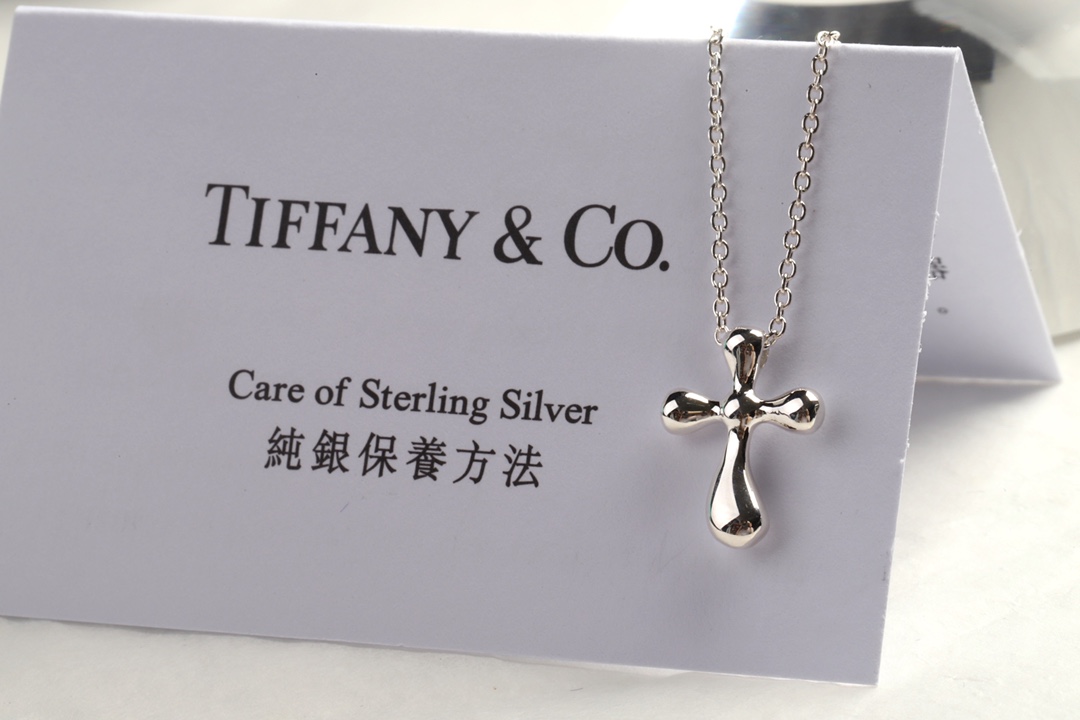 Tiffany & Co. Tiffany&Co. 小胖体十字架锁骨项链