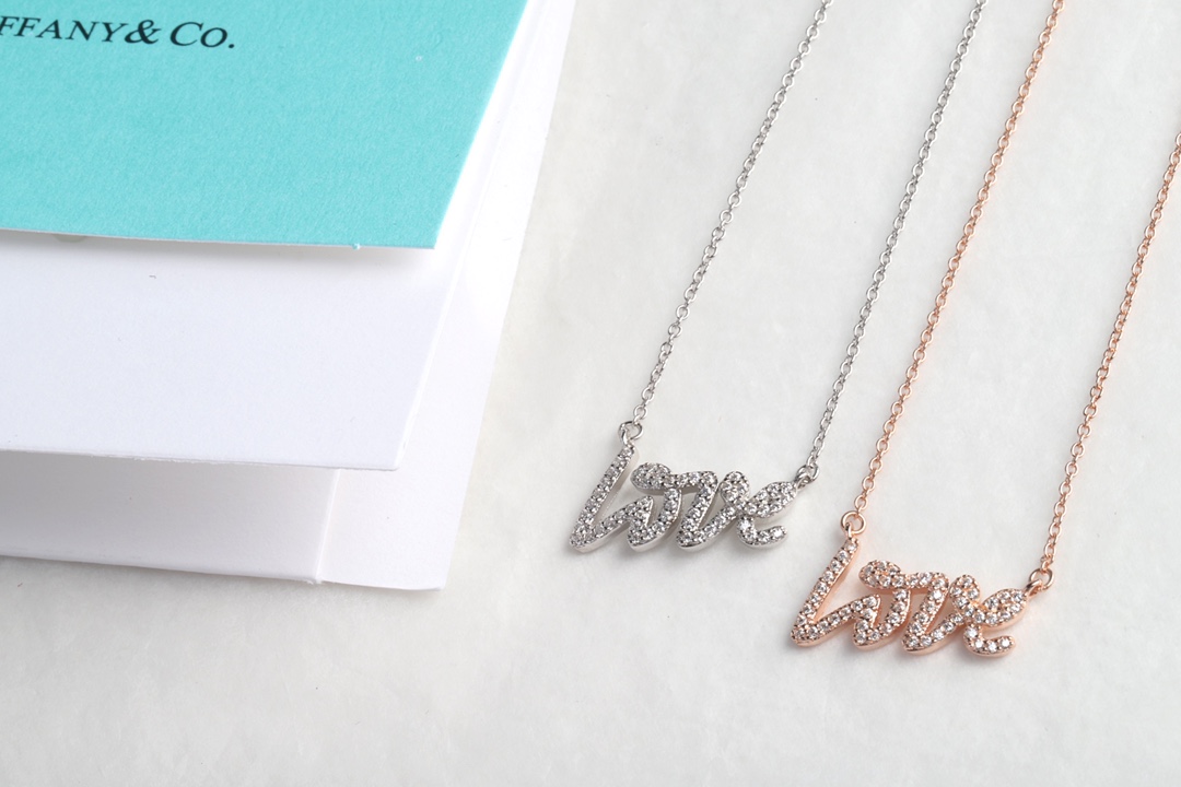 Tiffany & Co. Tiffany&Co. Love 字母锁骨项链