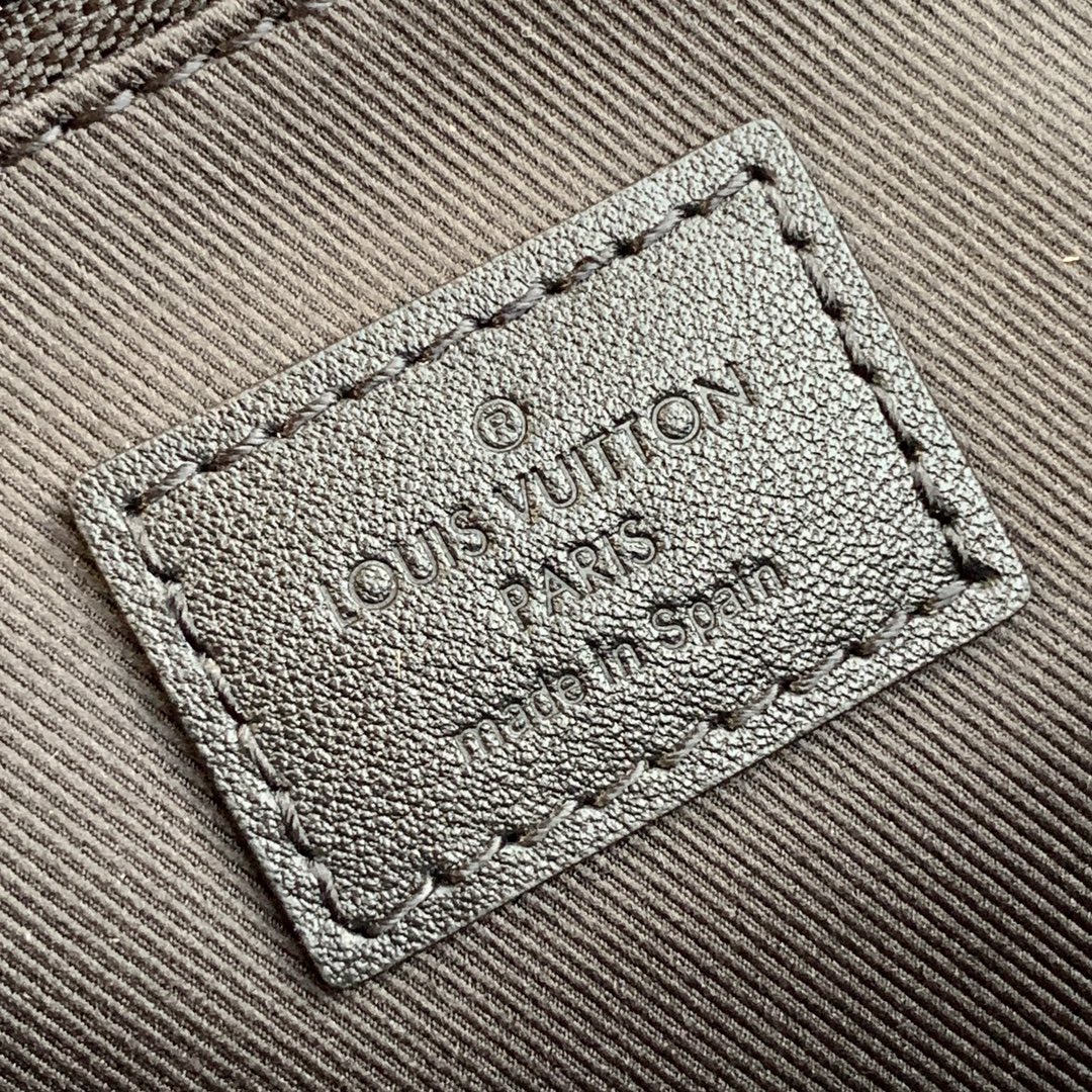 Louis Vuitton LV S Lock Sling Bag 腰包 M45807黑色