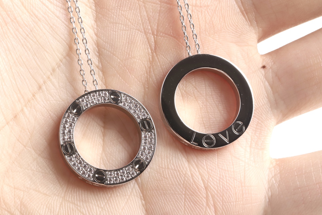 Cartier 卡地亚 LOVE满钻圆饼 锁骨项链