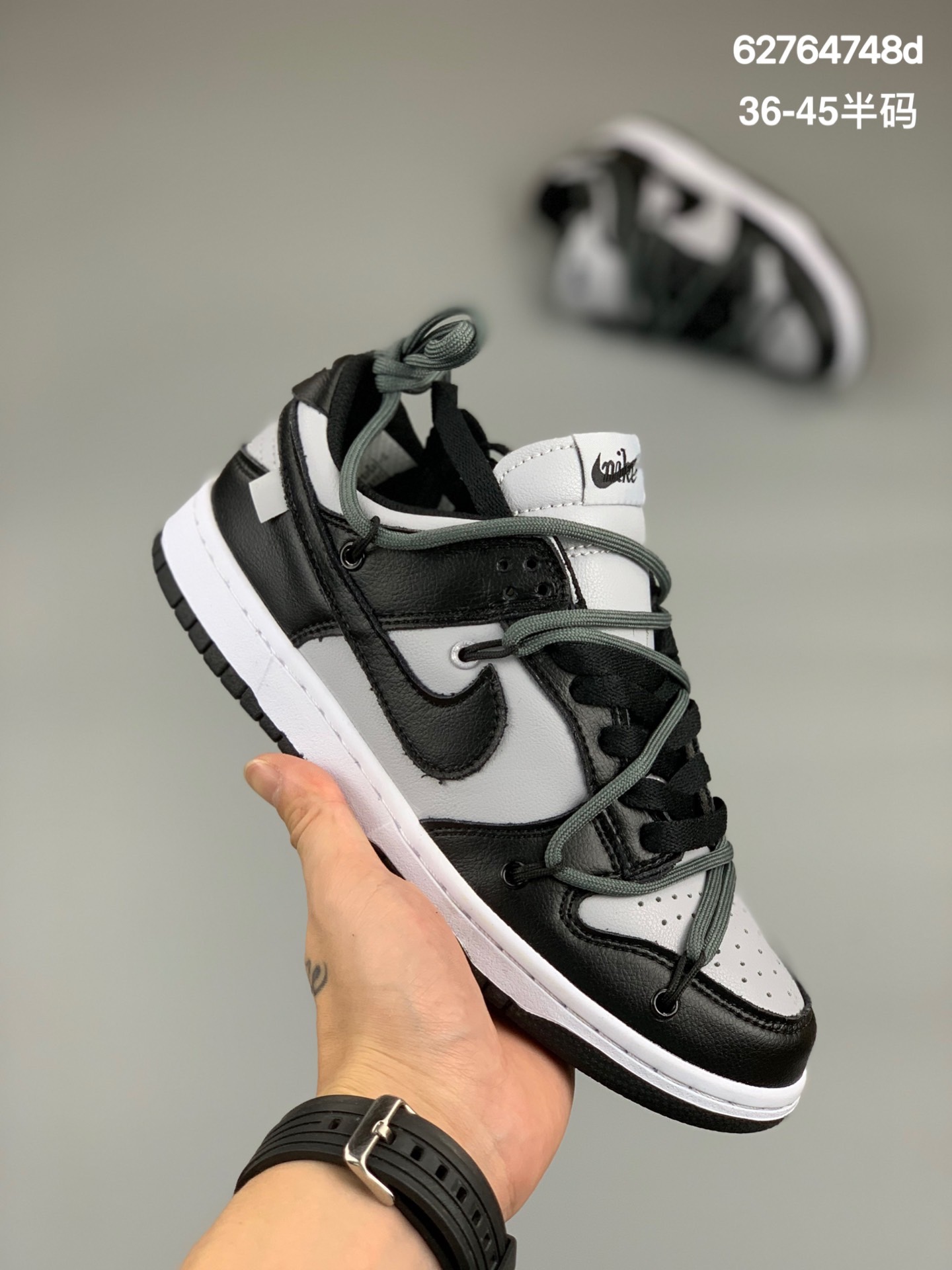 
OFF-WHITE x Futura x Nike Dunk Low 三方联名 解构 #全新联名以为白蓝主调，设计风格与此前曝光的三方联名相同，只不过配色改为纯色，双鞋带系统延续了今年的代表性风格，搭配亮粉色鞋带，保持了 Dunk SB Low 街头属性的同时，Virgil 强烈的解构属性让这双鞋更符合现代年轻人的审美！
货号:CT0856-403
码数:36 36.5 37.5 38 38.5 39 40 40.5 41 42 42.5 43 44 44.5 45 
编码：62764748d