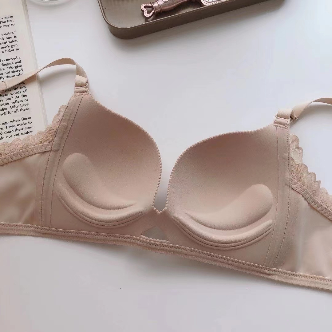 Seamless Comfort Bra with Lace Detail and Supportive Design 5 a1624843963880 4172