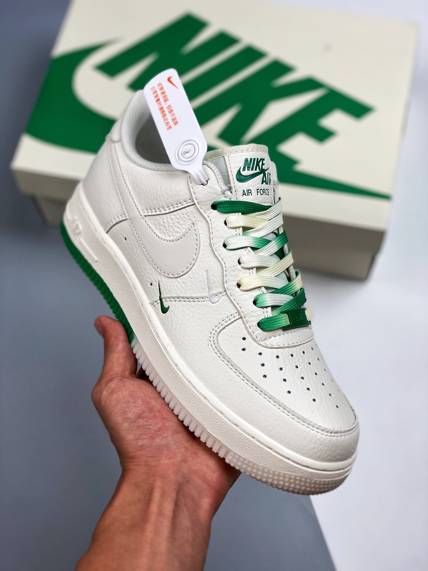 NK Air Force 1'07 White Green Original Last Original Cardboard Authentic Air Force Silhouette Focus on Foreign Trade Ch…