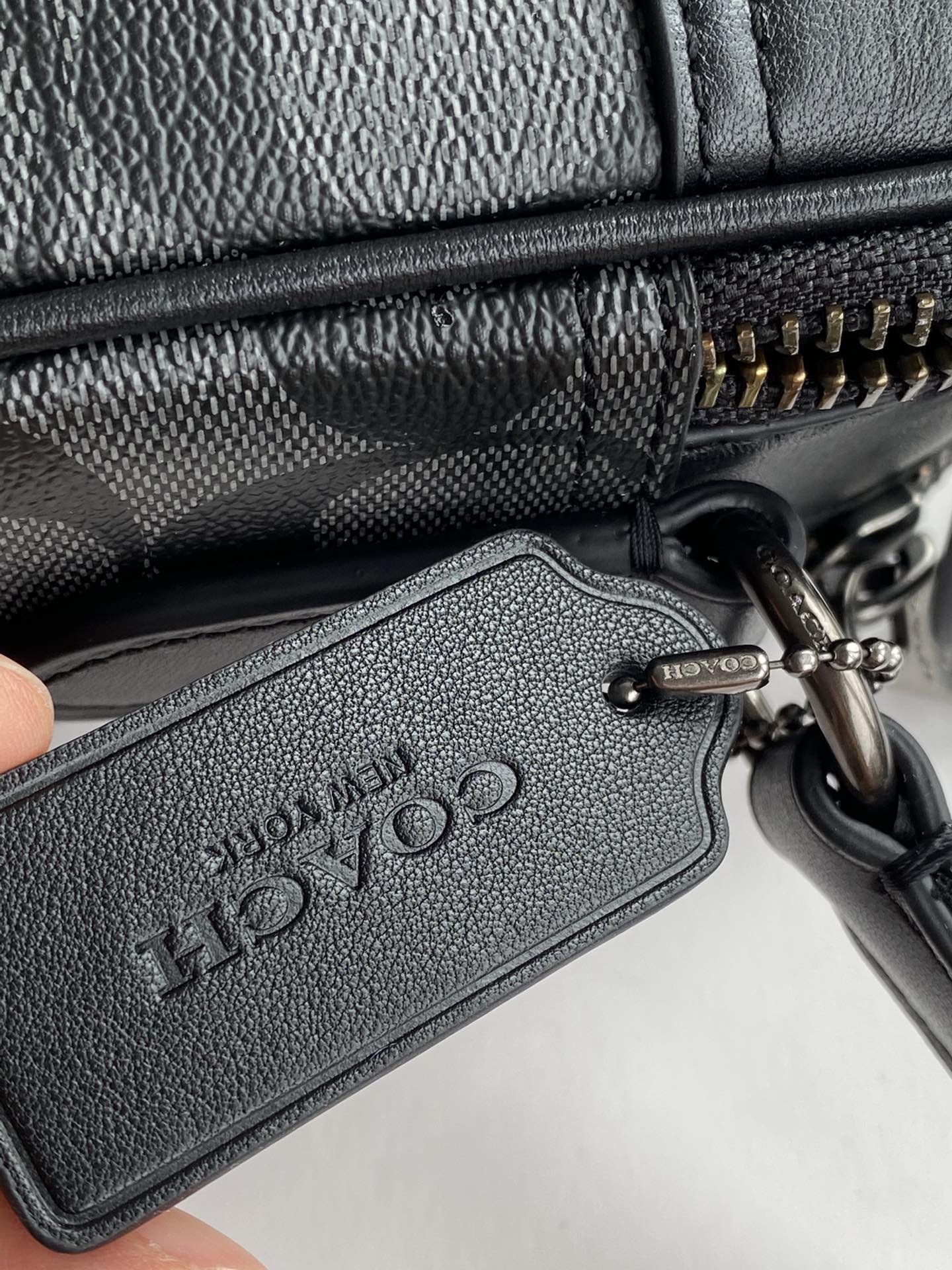 Coach ～纯原 COACH 蔻驰 C4149 最新奥莱款 款 男士单肩背斜挎包相机包