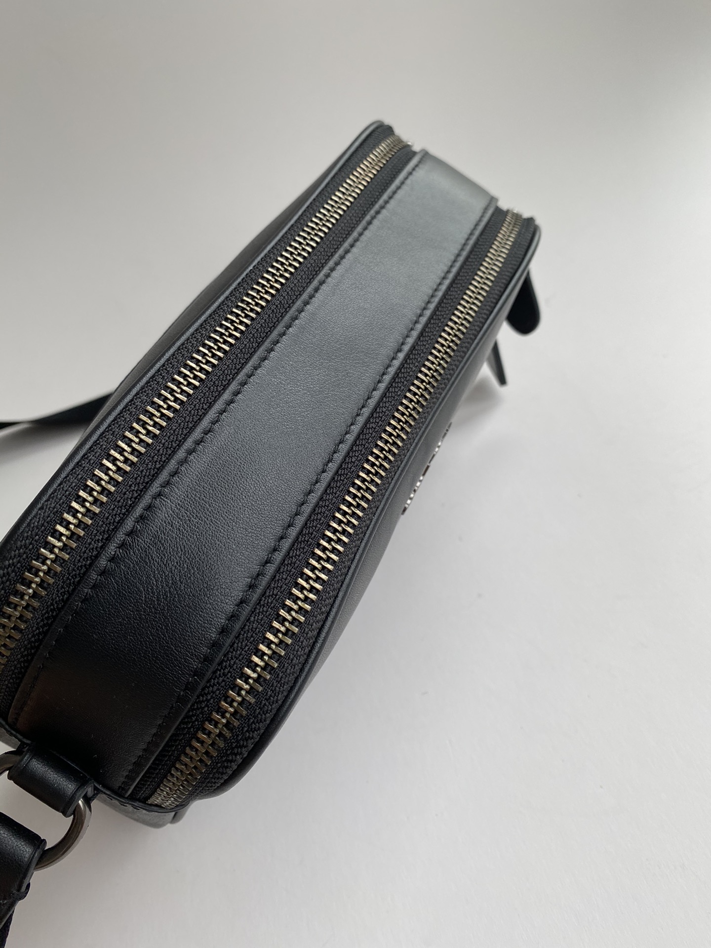 Coach ～纯原 COACH 蔻驰 C4149 最新奥莱款 款 男士单肩背斜挎包相机包