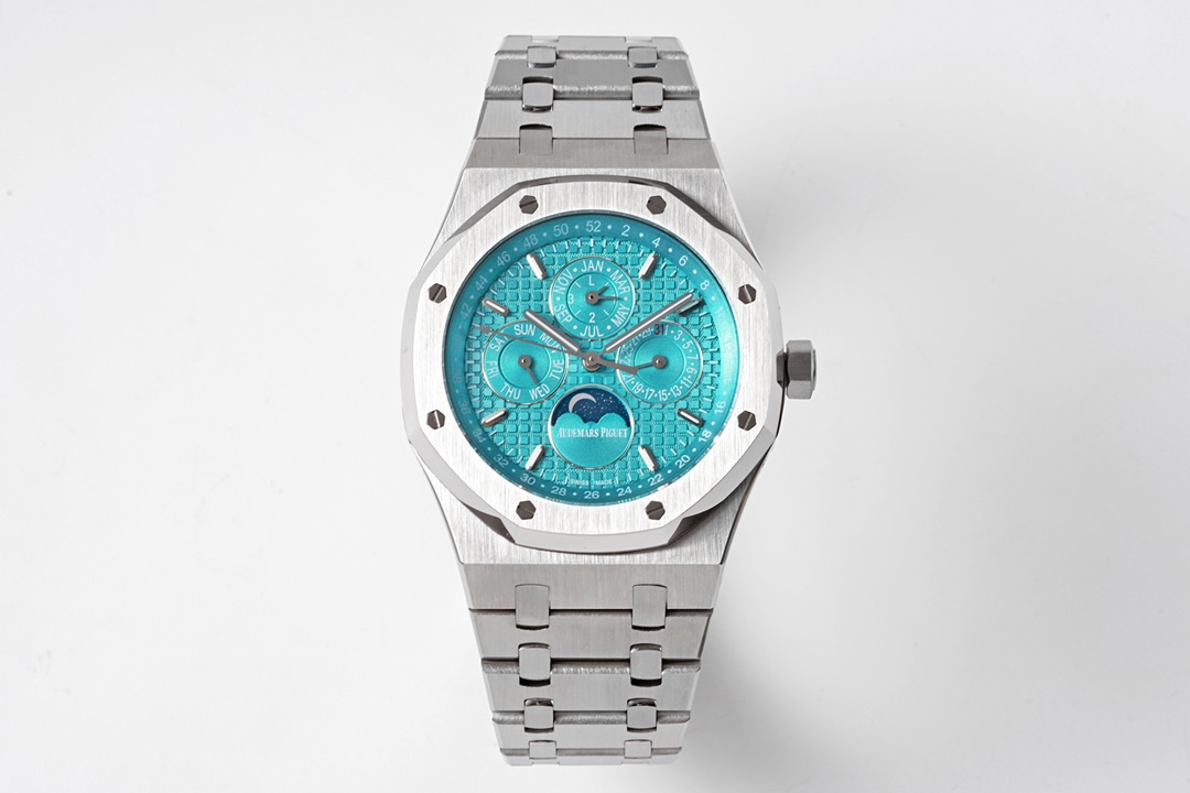 NO:586304,BF's new product Green Stone Pine A Audemars Piguet Royal Oak series multi-function watch 26574, 26606, equipped with a replica of the original Cal.5134 movement, 316L stainless steel case, 41mm. All functions such as calendar, day of the week, month, moon phase and so on are real functions and can be used normally. (Steel belt, tape and belt models are optional),,audemars19860909BF新品 绿石松 A爱彼 皇家橡树系列多功能腕表26574、26606 ,搭载复刻原版Cal.5134机芯,316L精钢表壳,41毫米.日历,星期,月份,月相等一切功能均为真功能可正常使用.（可选配钢带款,胶带款,皮带款）,,audemars,Watch