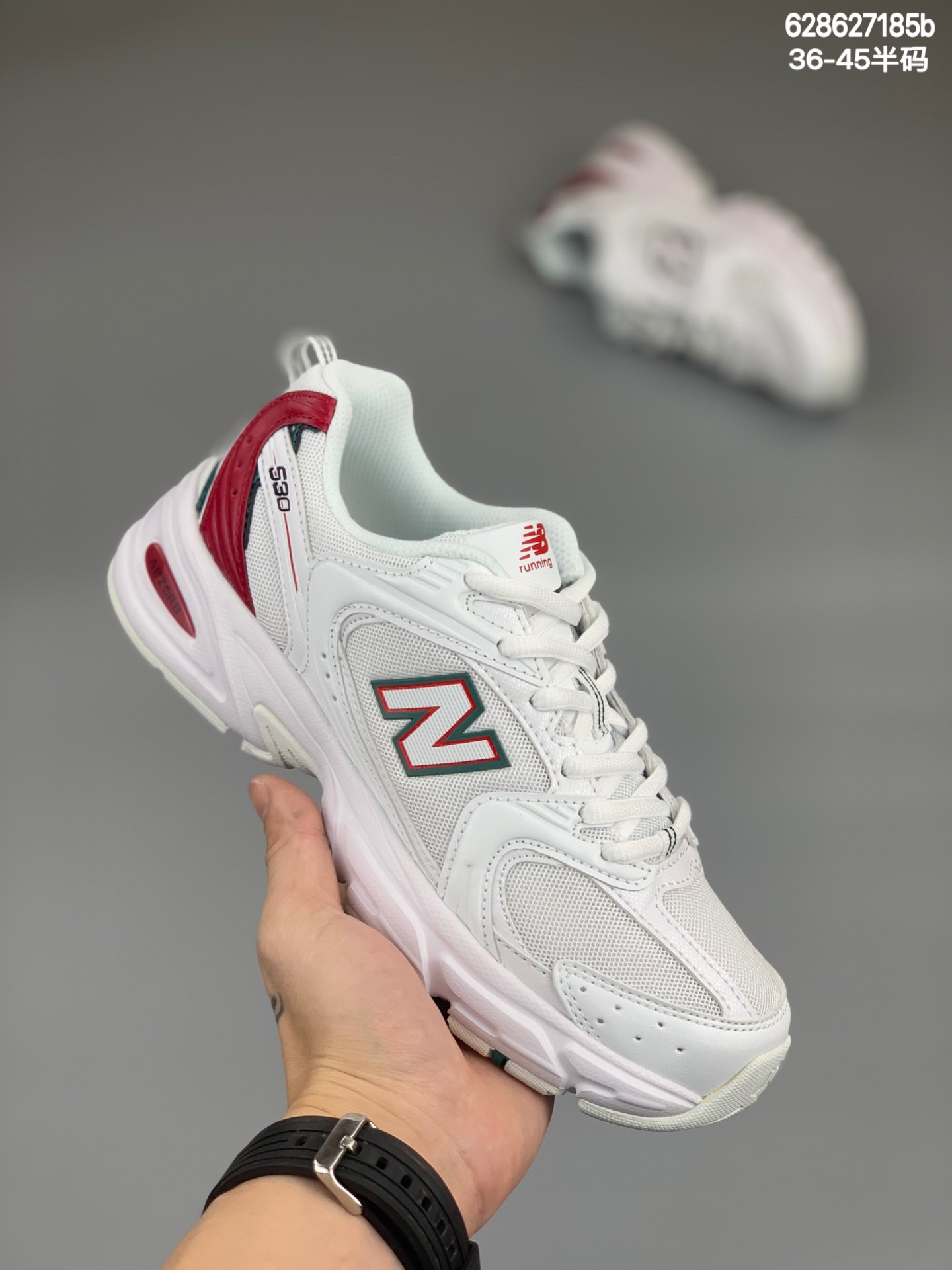 
新百伦New Balance NB530系列复古休闲慢跑鞋 
货号：WR530AA1 
尺码36 36.5 37 38.5 39 40 40.5 41 42 42.5 43 44.5 45
ID:628627185b