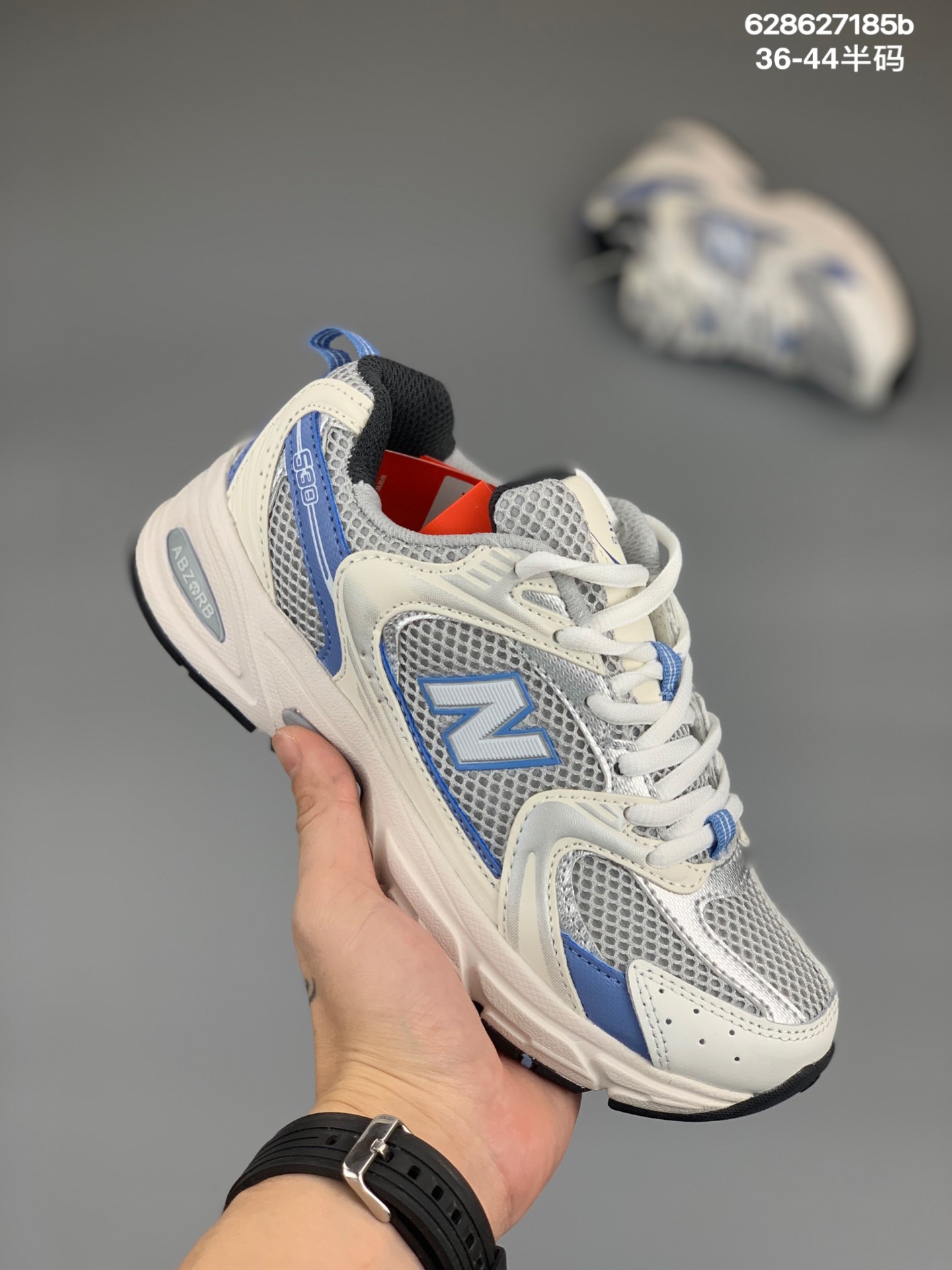 
真标 New Balance NB530系列男女同款 情侣复古休闲运动鞋 WR530AA1 尺码：36 36.5 37 37.5 38 39 39.5 40 41.5 42 42.5 43 44   编码：628627185b