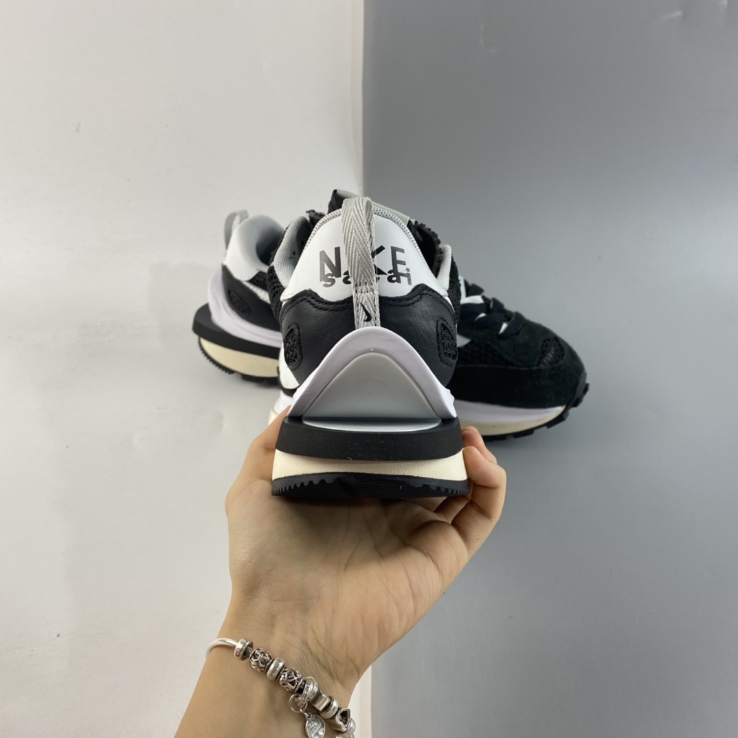 200 日式解构美学联名Sacai x Nike Pegasus Vaporfly SP 休闲慢跑鞋 CV1363-001
