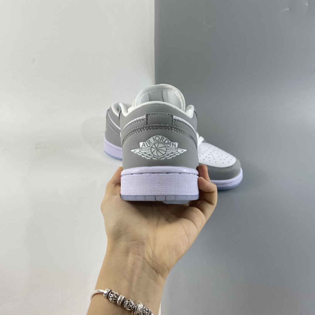 P200  Air Jordan 1 Low AJ1低帮时尚休闲板鞋 DC0774-105