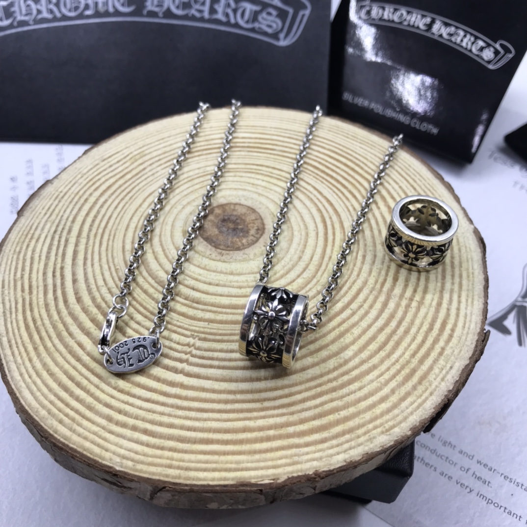 NO:101612,Chrome Hearts Croheart retro single ring hollow cross flower necklace., Croheart necklace, chrome hearts, chrome hearts, necklace19860909Chrome Hearts 克罗心复古单环镂空十字花项链.,克罗心项链,chrome hearts,chrome hearts,necklace,Jewelry