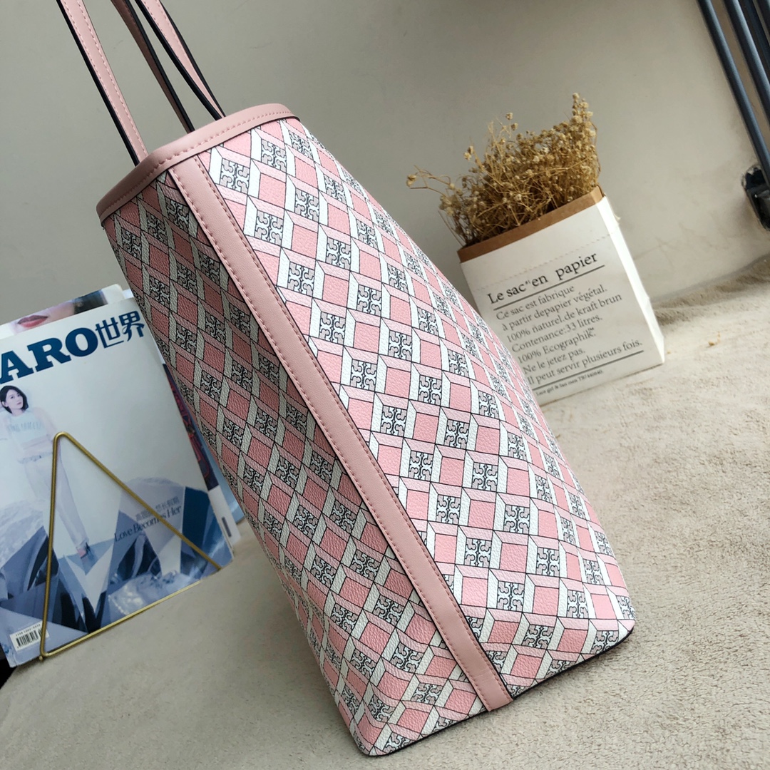 Tory Burch ～TB82398 新款印花购物袋 大号 该系列选用涂层帆布匠心打造 魅力隽永又风格独具