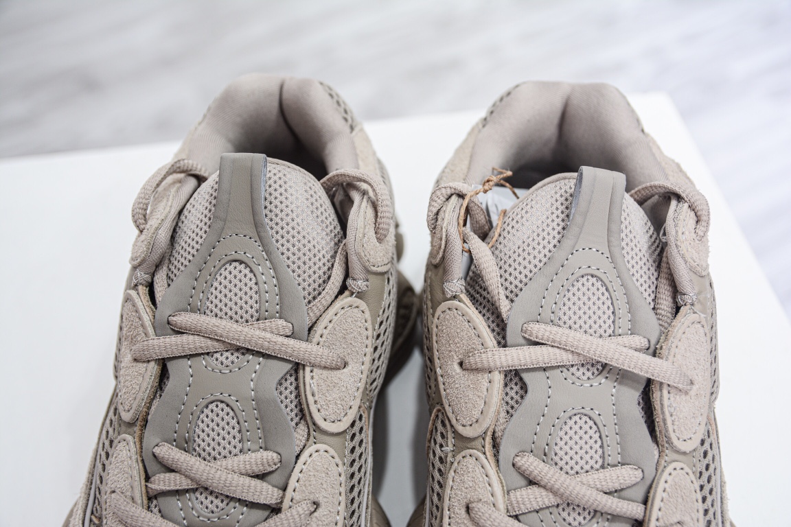 Adidas Yeezy “Taupe Light”