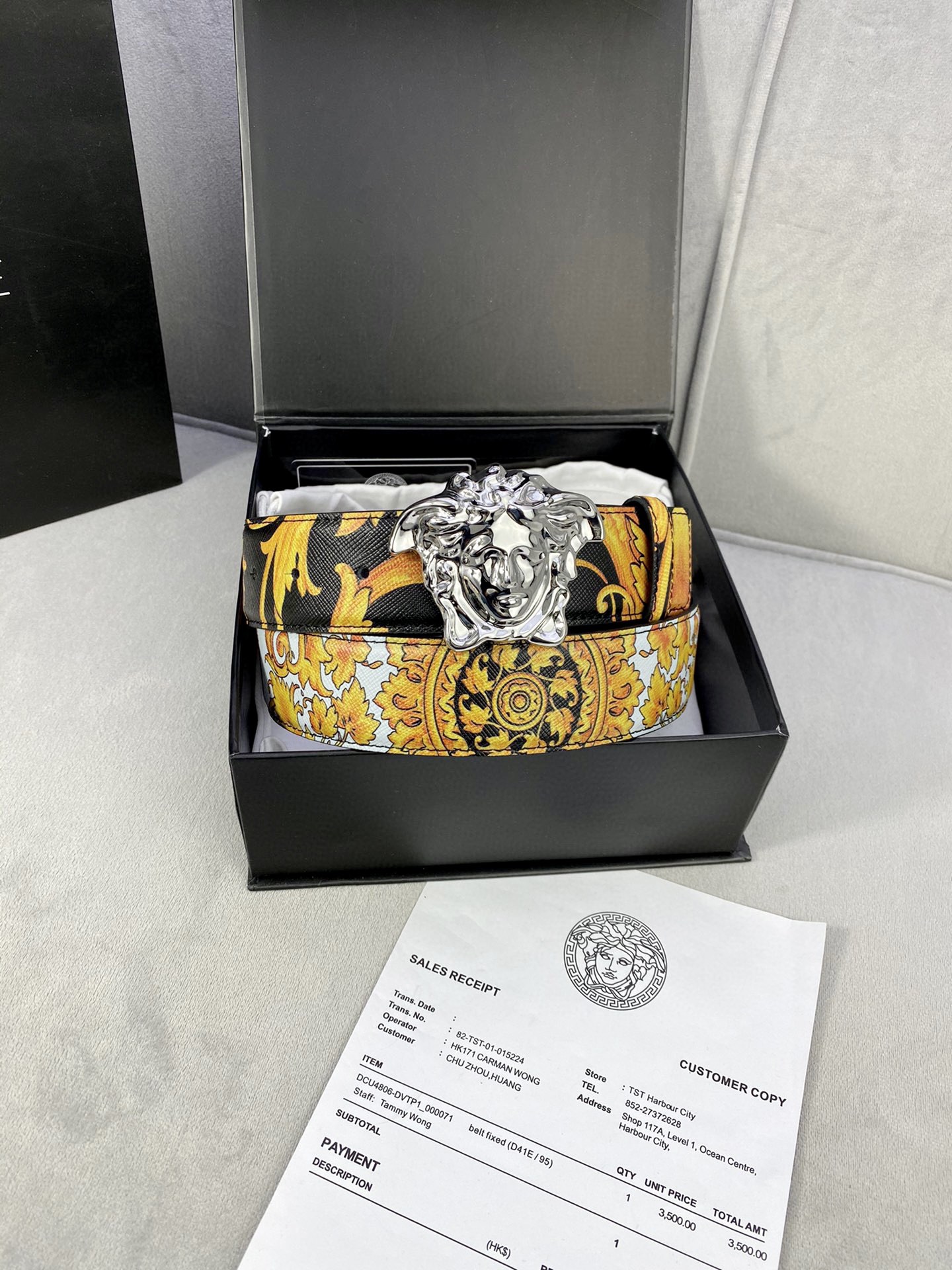 宽度4.0cmVERSACE范思哲此款Palazzo腰带采用牛皮革面料制作并饰有LePoPClassiq