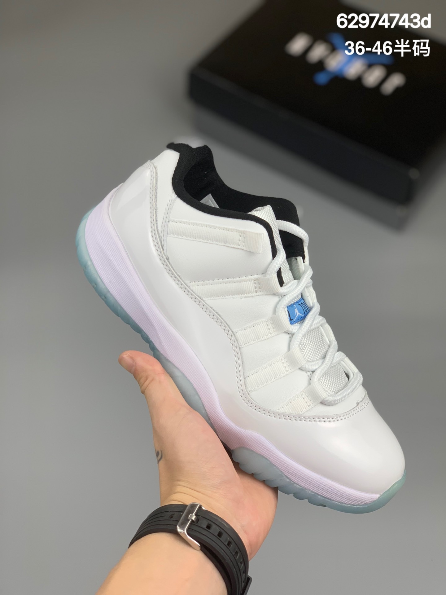 
Air Jordan 11 Retro Low  