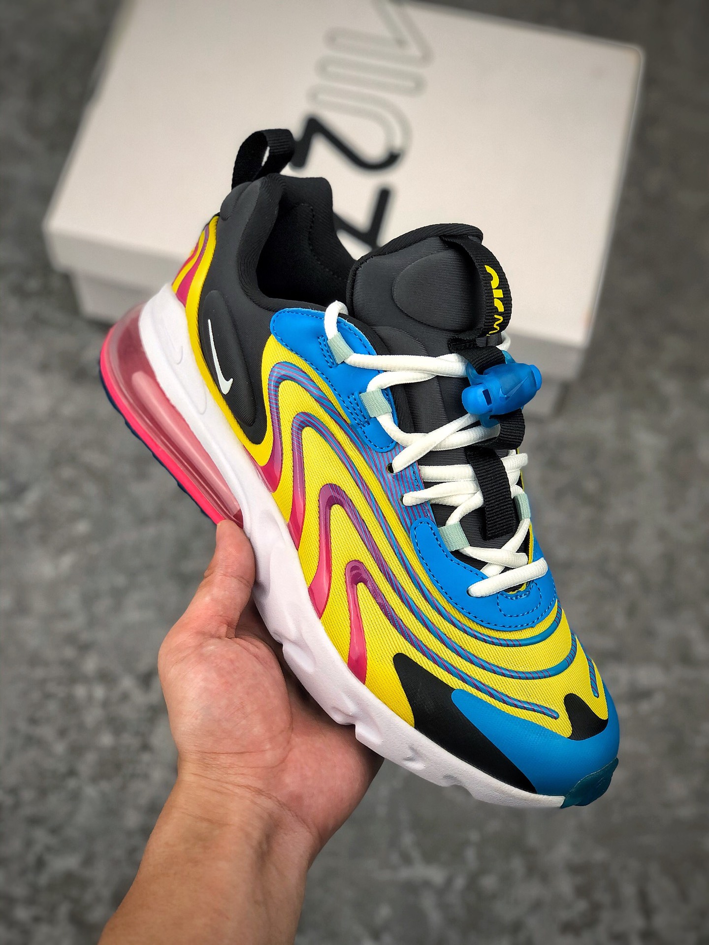  支持放店
NiKe Air Max 270三代
货号：CD0113-400 QC
检验、钢印 一应俱全 全新混合版本
打造动感视觉和舒适脚感的双重体验
Size：39 40 40.5 41 42 42.5 43 44