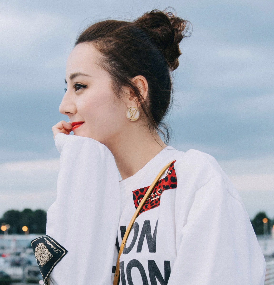 Louis Vuitton LV耳钉 限量版 Lv项链 限量版 logo字印 美到你哭