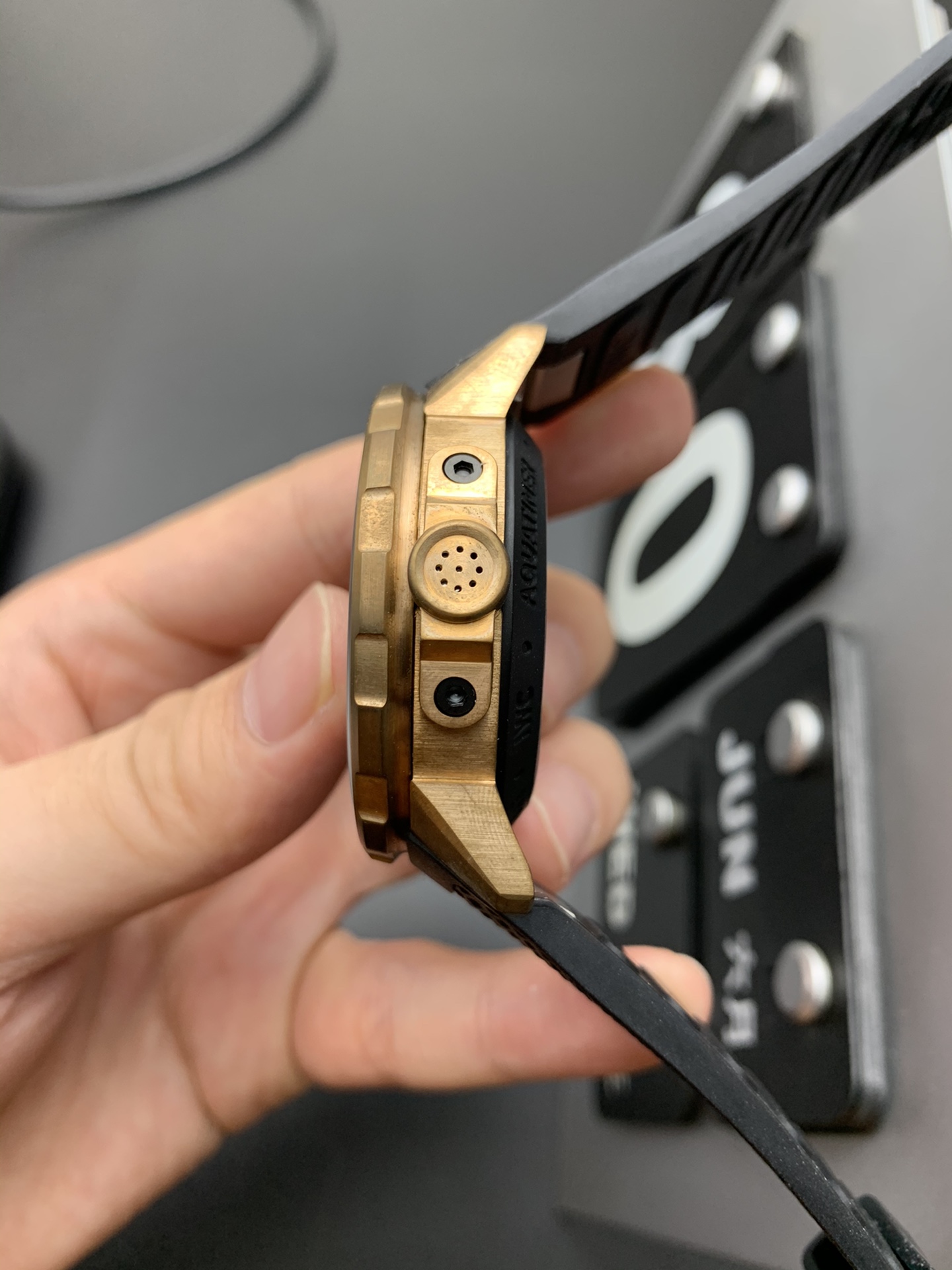 IWC V6 青铜计时