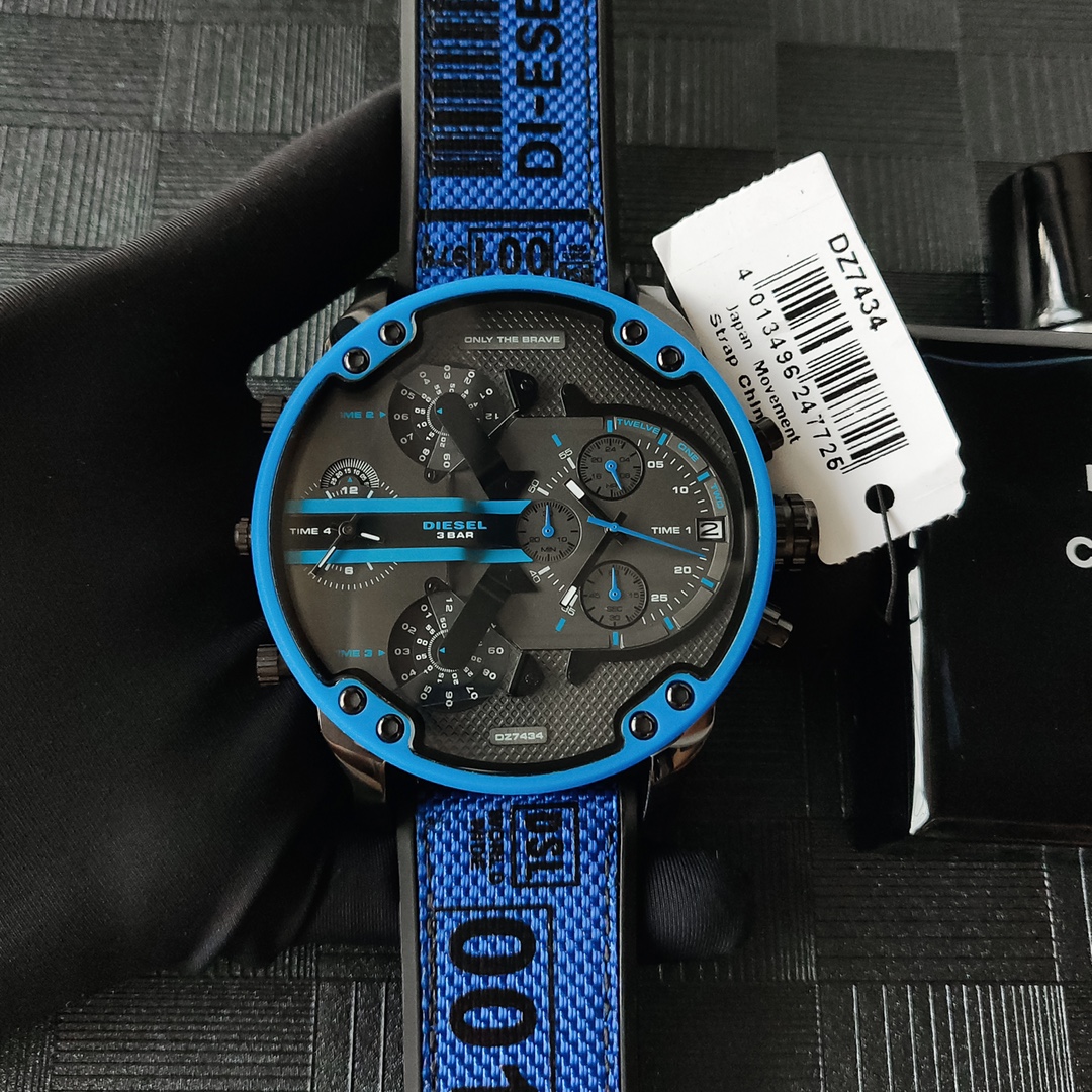 High-Quality Unisex DIESEI Watches: Model 7434 and 7438, 55mm Plate, Quartz, Steel Belts