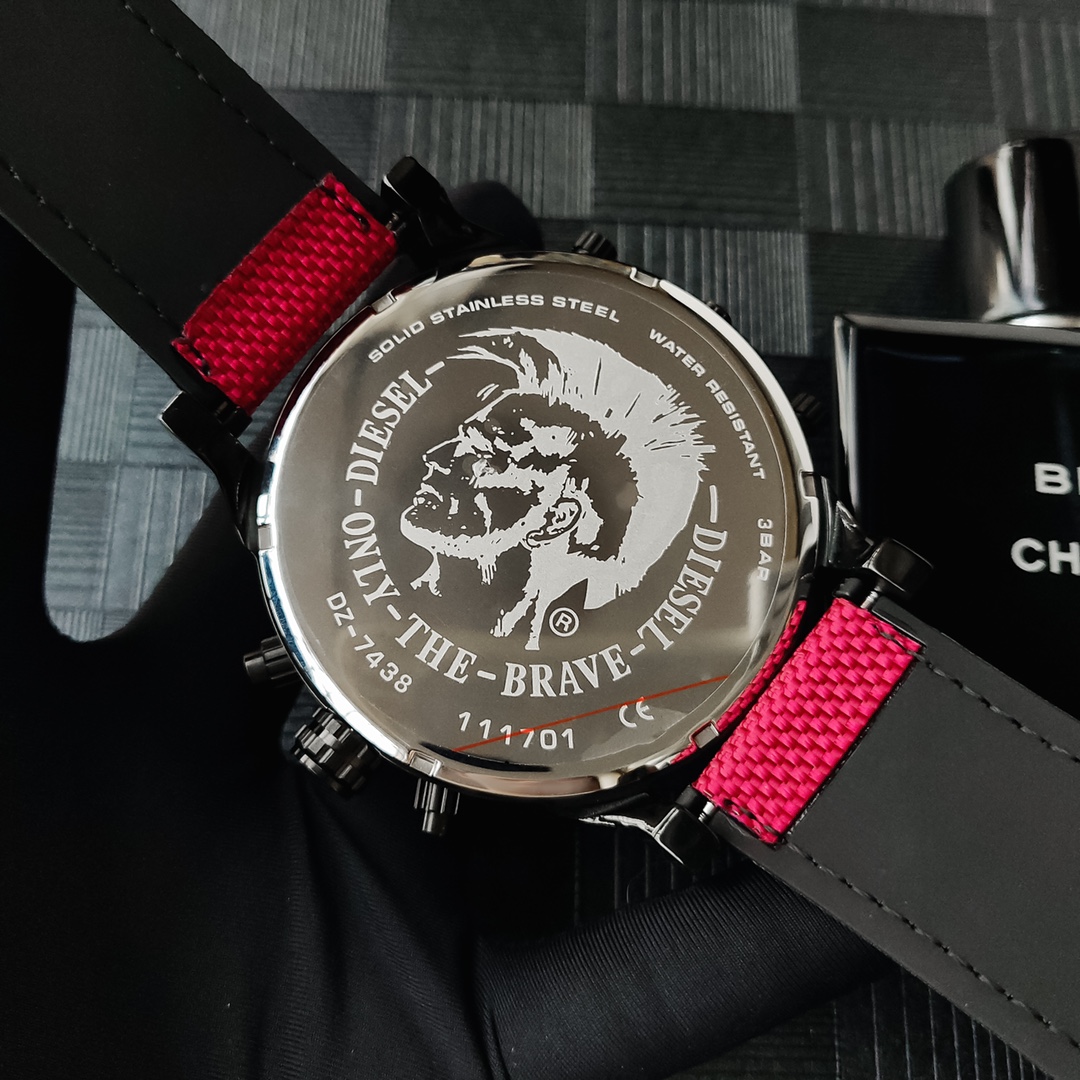 High-Quality Unisex DIESEI Watches: Model 7434 and 7438, 55mm Plate, Quartz, Steel Belts - 图片 7