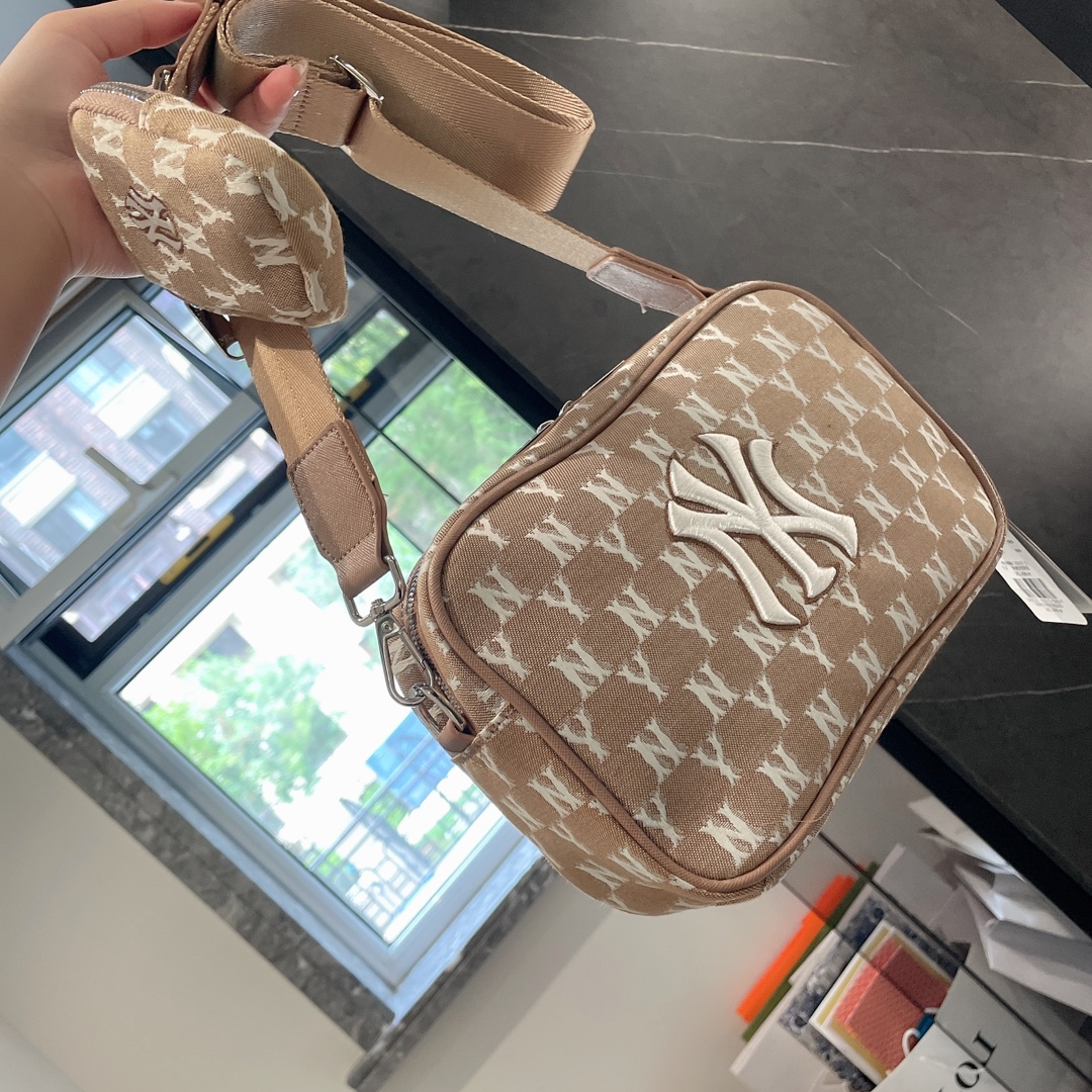 Korean MLB NY Yankees Embroidered Backpack for Recreational Use, $24.16 - 图片 9