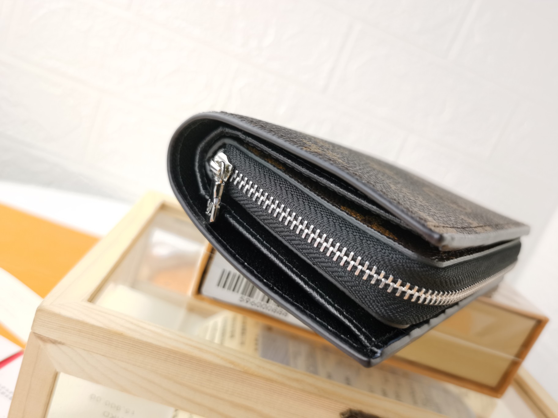 ルイ・ヴィトン M86366 格子模様の高級財布