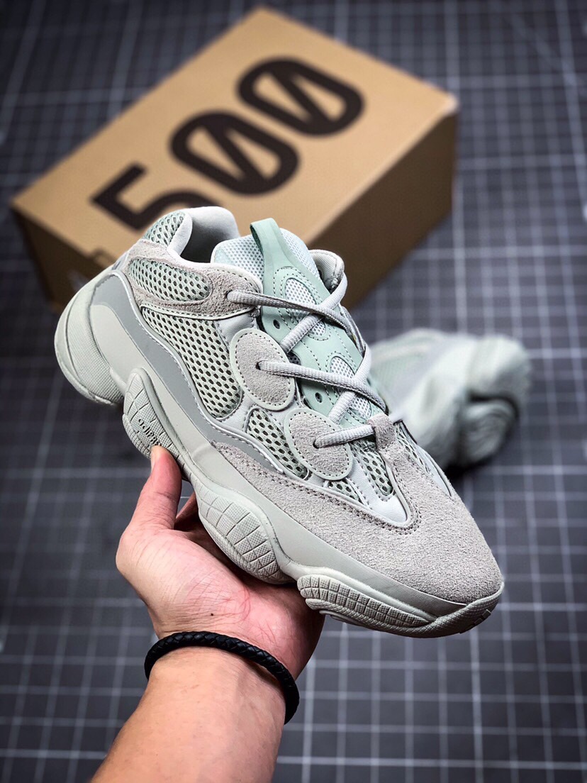 💰180真标💰240公司级💰320纯原版 yeezy 500 blush 灰白 黑武士跑鞋  鞋面开拓者m2k雪地靴椰子350aj1电玩500满天星小麦n采用皮革老爹鞋、sb dunk影子灰麂皮和网眼三种材质空军打造，
以复古羽绒服气息 十足的  中底北面取代早前的人气
boost 缓震设计
size：36 36.5 37 38 38.5 39 40 41 42 42.5 43 44 45 46

主营：阿迪达斯 耐克 匡威 万斯 麦昆 古驰 斯凯奇 nb 新百伦 斐乐 巴黎世家 
椰子350 椰子500 椰子700 m2k 贝壳头 1970s 三叶草 nb550 nb327 nb992
古驰做旧 古驰小脏鞋 古驰小蜜蜂 sb dunk 空军一号 老爹鞋 aj1 aj3 aj4 aj5 aj11 aj34 aj36 aj312 g.t cut 闪电倒勾 篮球鞋：利拉德7 利拉德6 利拉德5 欧文7代 欧文6 欧文5 欧文4 欧文3 欧文2 欧文1 詹姆斯18代 詹姆斯17 詹姆斯16 詹姆斯15 詹姆斯14 詹姆斯13 詹姆斯12 詹姆斯11 詹姆斯5 詹姆斯4 科比5代 科比1 科比4 科比7 科比8 科比9 科比10 科比12 字母哥2代 字母哥1代 字母哥3代 哈登5代 哈登4代 哈登3 哈登2 哈登1 库里8代 库里7 库里6 库里5 库里4 ……系列 欢
#原盒配件 原厂中底钢印、拉帮完美
Size:36 36.5 37.5 38 38.5 39 40 40.5 41 42 42.5 43 44 44.5 45
现货跑量工厂长期主打款真正的好货不靠吹嘘
质量我们替你把关，你还在犹豫什么，撸起袖子加油干。
全部男女鞋，真标真爆带半码
耐克 阿迪达斯 三叶草 椰子350 v2 sb dunk 古驰脏脏鞋 麦昆 匡威1970s 万斯 vans 范斯 新百伦 乔丹 air jordan 亚瑟士 斯凯奇 斐乐 彪马 锐步 mlb  fila 鬼冢虎 莆田鞋   板鞋 樱花粉  af1 高帮 纯白 复古  满天星 解构 鞋盾   小麦色  蓝粉  马卡龙 低帮 独角兽 鸳鸯 联名 童鞋  冰淇淋  骨白冰蓝  白蓝 黑色 小白鞋 电玩像素 黑白 涂鸦 镭射 雾霾 白色  diy  1970s 夜光  大童 泼墨 中帮 黑武士 洛克公园 魔术贴 情侣 经典 四钩 奶咖色 刮刮乐 白丝绸 白银 3m 反光 白绿夜光 白橙双钩 小雏菊  权志龙 白绿橙 off white 飞线  金钩 冰块 小银钩 笑脸 缝线  剪纸 纯黑 蓝丝绸  情人节限定  白金 蓝白 354 黑曜石   熊猫 像素  冰蓝 四小勾 水晶底 寿桃 洞洞鞋 彩虹像素  灰色 air force 1 黑色   拖鞋 aj4 aj35 aj11 篮球鞋 莆田 aj3 aj6 aj13 aj7 童鞋 儿童鞋  aj312   aj36 黑白奥利奥  传奇蓝  aj32  限量版 飞人拖鞋 康扣  熊猫 北卡蓝  low  白水泥  藤原浩  aj34郭艾伦 影子灰  蒂芙尼绿 aj10 倒钩  aj9 冰雪奇缘 黑曜石 aj31  aj270 球鞋  大魔王 冰激凌  樱木花道  热熔岩  迪奥联名  胭脂红 凉鞋 aj15  满天星 水泥灰 芝加哥 鸳鸯 aj28  情侣 aj28 樱花粉 电玩像素 北卡蓝 小迪奥 粉色 樱花粉 电玩像素  烟灰 变色龙 兵马俑 大巴黎 aj16  兔八哥  马卡龙  大学蓝 aj30 黑水泥  白蛇 叶绿素 火影 白水泥 情人节限定 粉蛇 黑红 球鞋gtcut   kobe球鞋 zoom kobe 500黑武士 2022r nike星空 gt球鞋 zoom跑鞋 纽巴伦990 nikecourt女鞋 zoom aj1 nb827 斐乐hike nike青花瓷 aj镭射 科6 next跑鞋 宇航员2.0 小白鞋 男鞋 运动鞋 斯凯奇 斐乐 板鞋 aj 彪马 新百伦 亚瑟士 new balance adidas 阿迪达斯 篮球鞋 空军一号 纯白  跑步鞋 vision street wear puma 女运动休闲鞋 nb  情侣鞋 球鞋 dunk 美津浓 欧文7  运动鞋女款跑步鞋 休闲男鞋  aj1 拖鞋 耐克鞋男新款 鞋子 童鞋 男款  飞马  zoom 超级飞马 跑鞋  老爹鞋 air max 儿童鞋子 男士 飞马38 m2k 日落 黑白熊猫  女款  飞马39  男款 阿甘鞋 飞马37  夏季  dunk sb 华夫鞋 凉鞋  开拓者 夏款 毛毛虫  气垫 air zoom 休闲鞋 高帮 帆布鞋 sacai 2022 vapormax 赤足  飞马36 af1 紫葡萄 树莓紫  winflo8 court女鞋 网鞋 zoom 破二  dc0774 拖鞋 superfly 子弹头 dunk黑白熊猫 blazer max270 欧文7 小童鞋  阿尔法 欧文8 登月 星空 莆田  黑武士 airmax97 贝壳头 三叶草 boost   forum 椰子鞋  yeezy  neo  暗夜精灵 金标 椰子 350 v2  ultraboost 清风 阿尔法 涉水鞋 ub21 ub22  forum84 ub nmd 爆米花 pro2 cut  supernova x9000 椰子500  小椰子 forum low 史密斯 椰子700  樱花系列女鞋 新百伦530 327   574   5740 满天星 992 550 990 303 nb2002ra 302 元祖灰 993 990v5 nb300 ms327 580 999 nb327新百伦 新百伦878 nb300 5740奶茶色 m5740nb5740 997 608 452 nbms327 992元祖灰 996 880 低帮  倒钩  aj1 low 北卡蓝 黑曜石  倒钩藤原浩鞋 芝加哥 禁穿 小迪奥aj1 aj1大学蓝 樱花粉 烟灰   闪电倒钩 mid  影子灰 白丝绸   黑红脚趾 黑红 马卡龙 小dior 蒂芙尼绿 黑脚趾 小摩卡 蜘蛛侠 兔八哥 莆田纯原 纯白 中帮 黑粉脚趾 鸳鸯 low摩卡棕 扣碎 倒钩低帮 小闪电 凯尔特人 芝加哥ow联名 灰白 红豆奶茶 叛逆 换底 扣碎篮板 摩卡棕 迪奥联名鞋 皇家蓝 低帮女鞋倒钩白棕 泡泡糖 黑粉脚趾 北卡蓝低帮 黑绿脚趾 影子灰 蒂芙尼绿 黑脚趾 浆果粉  扣碎篮板 鸳鸯 冰淇淋 白丝绸 激光蓝 offwhite联名 黑粉脚趾	 蓝 水洗丹宁 情人节 午夜蓝 凯尔特人 泡泡糖  男鞋 女鞋 夏季 儿童 拖鞋  小众鞋 篮球鞋 凉鞋 运动鞋 跑步鞋 童鞋  板鞋  日落  足球鞋 小白鞋 跑鞋 老爹鞋 zoom 超级飞马 36 37 38   sb   dunk  鞋子 新款 m2k air max   薄款 赤足5.0  星空 登月 回到未来 vapormax 超轻 网鞋  气垫鞋 阿甘鞋 休闲鞋 47 blazer 高帮 樱花粉 free vaporfly  情侣  子弹头 华夫鞋 欧文7 lebron18  joyride fly3 max270 杜兰特5  毛毛虫 