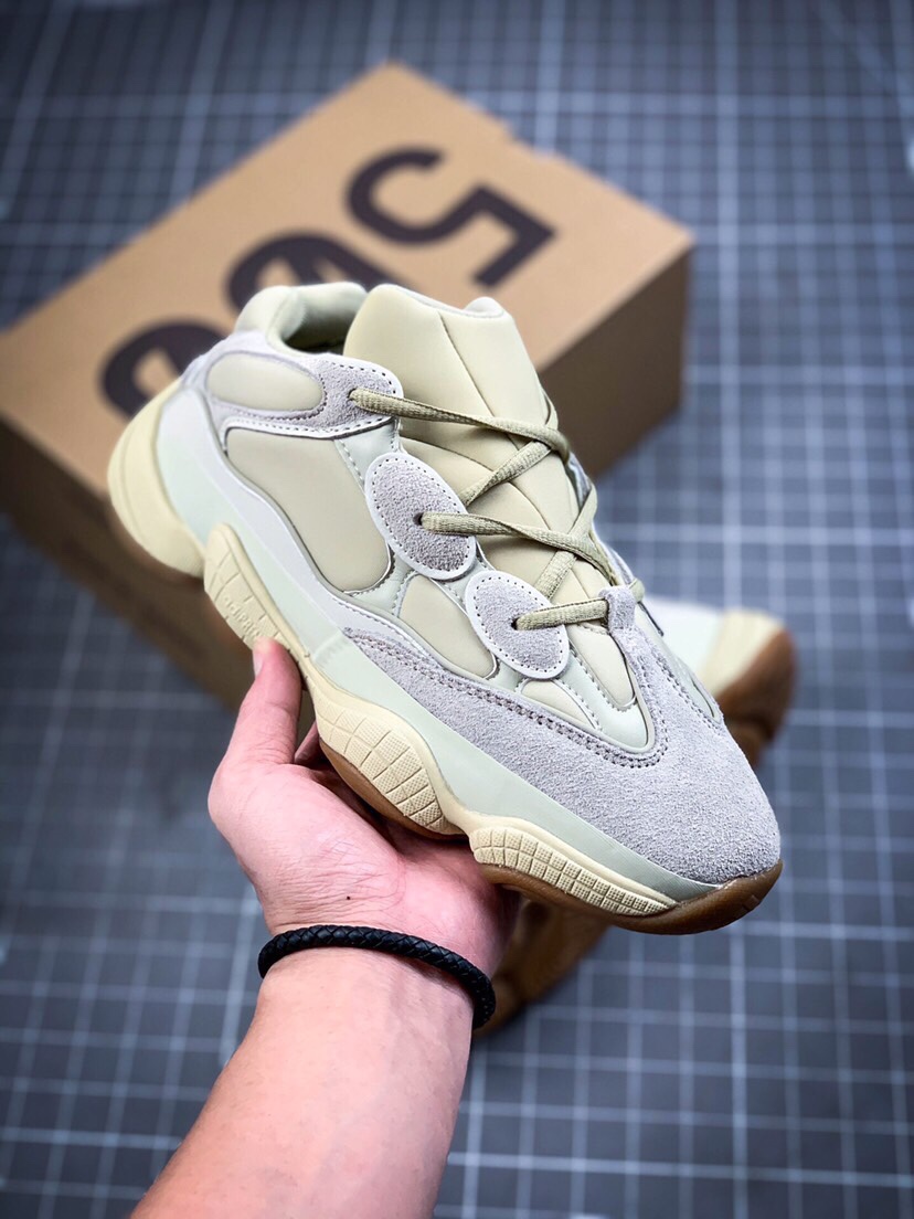 💰180真标💰240公司级💰320纯原版 yeezy 500 blush 灰白 黑武士跑鞋  鞋面开拓者m2k雪地靴椰子350aj1电玩500满天星小麦n采用皮革老爹鞋、sb dunk影子灰麂皮和网眼三种材质空军打造，
以复古羽绒服气息 十足的  中底北面取代早前的人气
boost 缓震设计
size：36 36.5 37 38 38.5 39 40 41 42 42.5 43 44 45 46

主营：阿迪达斯 耐克 匡威 万斯 麦昆 古驰 斯凯奇 nb 新百伦 斐乐 巴黎世家 
椰子350 椰子500 椰子700 m2k 贝壳头 1970s 三叶草 nb550 nb327 nb992
古驰做旧 古驰小脏鞋 古驰小蜜蜂 sb dunk 空军一号 老爹鞋 aj1 aj3 aj4 aj5 aj11 aj34 aj36 aj312 g.t cut 闪电倒勾 篮球鞋：利拉德7 利拉德6 利拉德5 欧文7代 欧文6 欧文5 欧文4 欧文3 欧文2 欧文1 詹姆斯18代 詹姆斯17 詹姆斯16 詹姆斯15 詹姆斯14 詹姆斯13 詹姆斯12 詹姆斯11 詹姆斯5 詹姆斯4 科比5代 科比1 科比4 科比7 科比8 科比9 科比10 科比12 字母哥2代 字母哥1代 字母哥3代 哈登5代 哈登4代 哈登3 哈登2 哈登1 库里8代 库里7 库里6 库里5 库里4 ……系列 欢
#原盒配件 原厂中底钢印、拉帮完美
Size:36 36.5 37.5 38 38.5 39 40 40.5 41 42 42.5 43 44 44.5 45
现货跑量工厂长期主打款真正的好货不靠吹嘘
质量我们替你把关，你还在犹豫什么，撸起袖子加油干。
全部男女鞋，真标真爆带半码
耐克 阿迪达斯 三叶草 椰子350 v2 sb dunk 古驰脏脏鞋 麦昆 匡威1970s 万斯 vans 范斯 新百伦 乔丹 air jordan 亚瑟士 斯凯奇 斐乐 彪马 锐步 mlb  fila 鬼冢虎 莆田鞋   板鞋 樱花粉  af1 高帮 纯白 复古  满天星 解构 鞋盾   小麦色  蓝粉  马卡龙 低帮 独角兽 鸳鸯 联名 童鞋  冰淇淋  骨白冰蓝  白蓝 黑色 小白鞋 电玩像素 黑白 涂鸦 镭射 雾霾 白色  diy  1970s 夜光  大童 泼墨 中帮 黑武士 洛克公园 魔术贴 情侣 经典 四钩 奶咖色 刮刮乐 白丝绸 白银 3m 反光 白绿夜光 白橙双钩 小雏菊  权志龙 白绿橙 off white 飞线  金钩 冰块 小银钩 笑脸 缝线  剪纸 纯黑 蓝丝绸  情人节限定  白金 蓝白 354 黑曜石   熊猫 像素  冰蓝 四小勾 水晶底 寿桃 洞洞鞋 彩虹像素  灰色 air force 1 黑色   拖鞋 aj4 aj35 aj11 篮球鞋 莆田 aj3 aj6 aj13 aj7 童鞋 儿童鞋  aj312   aj36 黑白奥利奥  传奇蓝  aj32  限量版 飞人拖鞋 康扣  熊猫 北卡蓝  low  白水泥  藤原浩  aj34郭艾伦 影子灰  蒂芙尼绿 aj10 倒钩  aj9 冰雪奇缘 黑曜石 aj31  aj270 球鞋  大魔王 冰激凌  樱木花道  热熔岩  迪奥联名  胭脂红 凉鞋 aj15  满天星 水泥灰 芝加哥 鸳鸯 aj28  情侣 aj28 樱花粉 电玩像素 北卡蓝 小迪奥 粉色 樱花粉 电玩像素  烟灰 变色龙 兵马俑 大巴黎 aj16  兔八哥  马卡龙  大学蓝 aj30 黑水泥  白蛇 叶绿素 火影 白水泥 情人节限定 粉蛇 黑红 球鞋gtcut   kobe球鞋 zoom kobe 500黑武士 2022r nike星空 gt球鞋 zoom跑鞋 纽巴伦990 nikecourt女鞋 zoom aj1 nb827 斐乐hike nike青花瓷 aj镭射 科6 next跑鞋 宇航员2.0 小白鞋 男鞋 运动鞋 斯凯奇 斐乐 板鞋 aj 彪马 新百伦 亚瑟士 new balance adidas 阿迪达斯 篮球鞋 空军一号 纯白  跑步鞋 vision street wear puma 女运动休闲鞋 nb  情侣鞋 球鞋 dunk 美津浓 欧文7  运动鞋女款跑步鞋 休闲男鞋  aj1 拖鞋 耐克鞋男新款 鞋子 童鞋 男款  飞马  zoom 超级飞马 跑鞋  老爹鞋 air max 儿童鞋子 男士 飞马38 m2k 日落 黑白熊猫  女款  飞马39  男款 阿甘鞋 飞马37  夏季  dunk sb 华夫鞋 凉鞋  开拓者 夏款 毛毛虫  气垫 air zoom 休闲鞋 高帮 帆布鞋 sacai 2022 vapormax 赤足  飞马36 af1 紫葡萄 树莓紫  winflo8 court女鞋 网鞋 zoom 破二  dc0774 拖鞋 superfly 子弹头 dunk黑白熊猫 blazer max270 欧文7 小童鞋  阿尔法 欧文8 登月 星空 莆田  黑武士 airmax97 贝壳头 三叶草 boost   forum 椰子鞋  yeezy  neo  暗夜精灵 金标 椰子 350 v2  ultraboost 清风 阿尔法 涉水鞋 ub21 ub22  forum84 ub nmd 爆米花 pro2 cut  supernova x9000 椰子500  小椰子 forum low 史密斯 椰子700  樱花系列女鞋 新百伦530 327   574   5740 满天星 992 550 990 303 nb2002ra 302 元祖灰 993 990v5 nb300 ms327 580 999 nb327新百伦 新百伦878 nb300 5740奶茶色 m5740nb5740 997 608 452 nbms327 992元祖灰 996 880 低帮  倒钩  aj1 low 北卡蓝 黑曜石  倒钩藤原浩鞋 芝加哥 禁穿 小迪奥aj1 aj1大学蓝 樱花粉 烟灰   闪电倒钩 mid  影子灰 白丝绸   黑红脚趾 黑红 马卡龙 小dior 蒂芙尼绿 黑脚趾 小摩卡 蜘蛛侠 兔八哥 莆田纯原 纯白 中帮 黑粉脚趾 鸳鸯 low摩卡棕 扣碎 倒钩低帮 小闪电 凯尔特人 芝加哥ow联名 灰白 红豆奶茶 叛逆 换底 扣碎篮板 摩卡棕 迪奥联名鞋 皇家蓝 低帮女鞋倒钩白棕 泡泡糖 黑粉脚趾 北卡蓝低帮 黑绿脚趾 影子灰 蒂芙尼绿 黑脚趾 浆果粉  扣碎篮板 鸳鸯 冰淇淋 白丝绸 激光蓝 offwhite联名 黑粉脚趾	 蓝 水洗丹宁 情人节 午夜蓝 凯尔特人 泡泡糖  男鞋 女鞋 夏季 儿童 拖鞋  小众鞋 篮球鞋 凉鞋 运动鞋 跑步鞋 童鞋  板鞋  日落  足球鞋 小白鞋 跑鞋 老爹鞋 zoom 超级飞马 36 37 38   sb   dunk  鞋子 新款 m2k air max   薄款 赤足5.0  星空 登月 回到未来 vapormax 超轻 网鞋  气垫鞋 阿甘鞋 休闲鞋 47 blazer 高帮 樱花粉 free vaporfly  情侣  子弹头 华夫鞋 欧文7 lebron18  joyride fly3 max270 杜兰特5  毛毛虫 