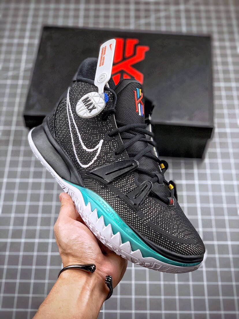 💰220公司级💰280纯原版 nk kyrie 7 ep "cny"欧文7篮球鞋中国年 黑紫金实战天花板 独家贝壳头m2k椰子350满天星500开拓者700阿甘sacain重磅呈现 sb dunk黑白熊猫影子灰市场唯一aj1正确版 独家附送中国红空军鞋带手表眼镜帽子配件 满逼格公司级包装 实战王者级货品 ●唯一正确欧文6立体盒标●原楦调教 完美鞋型●内置原厂8mm zoomturbo气垫●7层后跟组件 欧文5打造顶级包裹性能●3层鞋面架构 独家正确还原 ●独家专属售后材真料实打造年度实战旗舰 欧文7代 最高规格呈现👊🏻货号：cq9327-006尺码：39 40 40.5 41 42 42.5 43 44 44.5 45 46