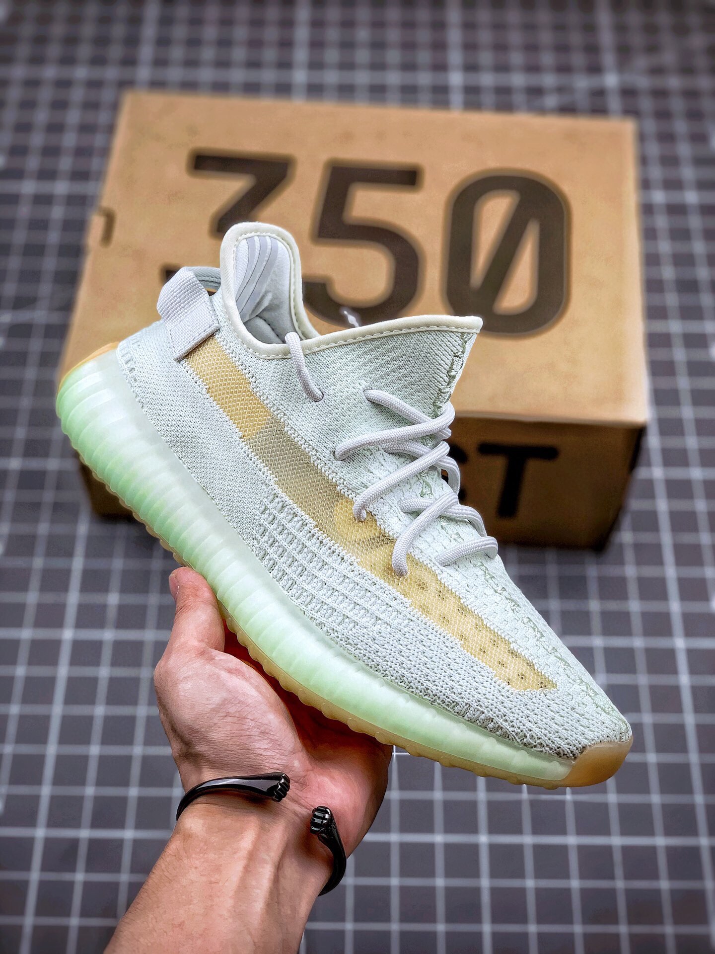 💰150真标180公司260纯原耐克空军一号aj1阿迪达斯三叶草贝壳头椰子350新百伦古驰脏脏鞋LV麦昆dunk匡威1970s万斯vans彪马aj312爱步德训aj4斐乐MLB巴黎世家亚瑟士飞马萨洛蒙库里nike耐克 空军一号 阿迪达斯adidas 三叶草 椰子350 v2 sb dunk 古驰脏脏鞋 麦昆 匡威1970s 万斯 vans 范斯运动鞋板鞋跑步鞋跑鞋篮球鞋 添柏岚prada普拉达爱马仕香奈儿新百伦 巴黎世家迪奥dior爱步乔丹 air jordan 亚瑟士asics 斯凯奇 斐乐 彪马 锐步 mlb fila 鬼冢虎 lv路易威登 ny 北面 大鹅ugg 莆田鞋 板鞋 樱花粉 af1 高帮 纯白 复古 满天星 解构 鬼冢虎鞋盾 samba小麦色 蓝粉 马卡龙 低帮 独角兽 鬼冢虎鸳鸯 联名 童鞋 冰淇淋 骨白冰蓝 白蓝 黑色 小白鞋 电玩像素 黑白 涂鸦 镭射 雾霾 白色 diy 1970s 夜光 大童 泼墨 中帮 黑武士 洛克公园 魔术贴 情侣 经典 四钩 奶咖色 刮刮乐 白丝绸 白银 3m 反光 白绿夜光 白橙双钩 小雏菊 权志龙 白绿橙 off white 飞线 金钩 冰块 小银钩 笑脸 缝线 剪纸 纯黑 蓝丝绸 情人节限定 白金 蓝白 354 黑曜石 熊猫 像素 冰蓝 四小勾 水晶底 寿桃 洞洞鞋 彩虹像素 灰色 air force 1 黑色 拖鞋 aj4 aj35 aj11 篮球鞋 莆田 aj3 aj6 aj13 aj7 童鞋 儿童鞋 aj312 aj36 黑白奥利奥 传奇蓝 aj32 限量版 飞人拖鞋 康扣 熊猫 北卡蓝 low 白水泥 藤原浩 aj34郭艾伦 影子灰 蒂芙尼绿 aj10 倒钩 aj9 冰雪奇缘 黑曜石 aj31 aj270 球鞋 大魔王 冰激凌 樱木花道 热熔岩 迪奥联名 胭脂红 凉鞋 aj15 满天星 水泥灰 芝加哥 鸳鸯 aj28 情侣 aj28 樱花粉 电玩像素 北卡蓝 小迪奥 粉色 樱花粉 电玩像素 烟灰 变色龙 兵马俑 大巴黎 aj16 兔八哥 马卡龙 大学蓝 aj30 黑水泥 白蛇 叶绿素 火影 白水泥 情人节限定 粉蛇 黑红 球鞋gtcut kobe球鞋 zoom kobe 500黑武士 2022r nike星空 gt球鞋 zoom跑鞋 纽巴伦990 nikecourt女鞋 zoom aj1 nb827 斐乐hike nike青花瓷 aj镭射 科6 next跑鞋 宇航员2.0 小白鞋 男鞋 运动鞋 斯凯奇 斐乐 板鞋 aj 彪马 新百伦 亚瑟士 new balance adidas 阿迪达斯 篮球鞋 空军一号 纯白 跑步鞋 vision street wear puma 女运动休闲鞋 nb 情侣鞋 球鞋 dunk 美津浓 欧文7 运动鞋女款跑步鞋 休闲男鞋 aj1 拖鞋 耐克鞋男新款 鞋子 童鞋 男款 飞马 zoom 超级飞马 跑鞋 老爹鞋 air max 儿童鞋子 男士 飞马38 m2k 日落 黑白熊猫 女款 飞马39 男款 阿甘鞋 飞马37 夏季 dunk sb 华夫鞋 凉鞋 开拓者 夏款 毛毛虫 气垫 air zoom 休闲鞋 高帮 帆布鞋 sacai 2022 vapormax 赤足 飞马36 af1 紫葡萄 树莓紫 winflo8 court女鞋 网鞋 zoom 破二 dc0774 拖鞋 superfly 子弹头 dunk黑白熊猫 blazer max270 欧文7 小童鞋 阿尔法 欧文8 登月 星空 莆田 黑武士 airmax97 贝壳头 三叶草 boost forum 椰子鞋 yeezy neo 暗夜精灵 金标 椰子 350 v2 ultraboost 清风 阿尔法 涉水鞋 ub21 ub22 forum84 ub nmd 爆米花 pro2 cut supernova x9000 椰子500 小椰子 forum low 史密斯 椰子700 樱花系列女鞋 新百伦530 327 574 5740 满天星 992 550 990 303 nb2002ra 302 元祖灰 993 990v5 nb300 ms327 580 999 nb327新百伦 新百伦878 nb300 5740奶茶色 m5740nb5740 997 608 452 nbms327 992元祖灰 996 880 低帮 倒钩 aj1 low 北卡蓝 黑曜石 倒钩藤原浩鞋 芝加哥 禁穿 小迪奥aj1 aj1大学蓝 樱花粉 烟灰 闪电倒钩 mid 影子灰 白丝绸 黑红脚趾 黑红 马卡龙 小dior 蒂芙尼绿 黑脚趾 小摩卡 蜘蛛侠 兔八哥 莆田纯原 纯白 中帮 黑粉脚趾 鸳鸯 low摩卡棕 扣碎 倒钩低帮 小闪电 凯尔特人 芝加哥ow联名 灰白 红豆奶茶 叛逆 换底 扣碎篮板 摩卡棕 迪奥联名鞋 皇家蓝 低帮女鞋倒钩白棕 泡泡糖 黑粉脚趾 北卡蓝低帮 黑绿脚趾 影子灰 蒂芙尼绿 黑脚趾 浆果粉 扣碎篮板 鸳鸯 冰淇淋 白丝绸 激光蓝 offwhite联名 黑粉脚趾 蓝 水洗丹宁 情人节 午夜蓝 凯尔特人 泡泡糖 男鞋 女鞋 夏季 儿童 拖鞋 小众鞋 篮球鞋 凉鞋 运动鞋 跑步鞋 童鞋 板鞋 日落 足球鞋 小白鞋 跑鞋 老爹鞋 zoom 超级飞马 36 37 38 sb dunk 鞋子 新款 m2k air max 薄款 赤足5.0 星空 登月 回到未来 vapormax 超轻 网鞋 气垫鞋 阿甘鞋 休闲鞋 47 blazer 高帮 樱花粉 free vaporfly 情侣 子弹头 华夫鞋 欧文7 lebron18 joyride fly3 max270 杜兰特5 毛毛虫 黑武士 限量版 忍者 马拉松 winflo7 kyrie7 ep 莆田鞋 板鞋 樱花粉 af1 高帮 纯白 复古 满天星 解构 鞋盾 小麦色 蓝粉 马卡龙 低帮 独角兽 鸳鸯 联名 童鞋 冰淇淋 骨白冰蓝 白蓝 黑色 小白鞋 电玩像素 黑白 涂鸦 镭射 雾霾 白色 diy 夜光 大童 泼墨 中帮 黑武士 洛克公园 魔术贴 情侣 经典 四钩 奶咖色 刮刮乐 白丝绸 白银 3m 反光 白绿夜光 白橙双钩 小雏菊 权志龙 白绿橙 off white 飞线 金钩 冰块 小银钩 笑脸 缝线 剪纸 纯黑 蓝丝绸 情人节限定 白金 蓝白 354 黑曜石 熊猫 像素 冰蓝 四小勾 水晶底 寿桃 洞洞鞋 彩虹像素 灰色 air force 1 黑色 拖鞋 aj4 aj35 aj11 篮球鞋 莆田 aj3 aj6 aj13 aj7 童鞋 儿童鞋 aj312 aj36 黑白奥利奥 传奇蓝 aj32