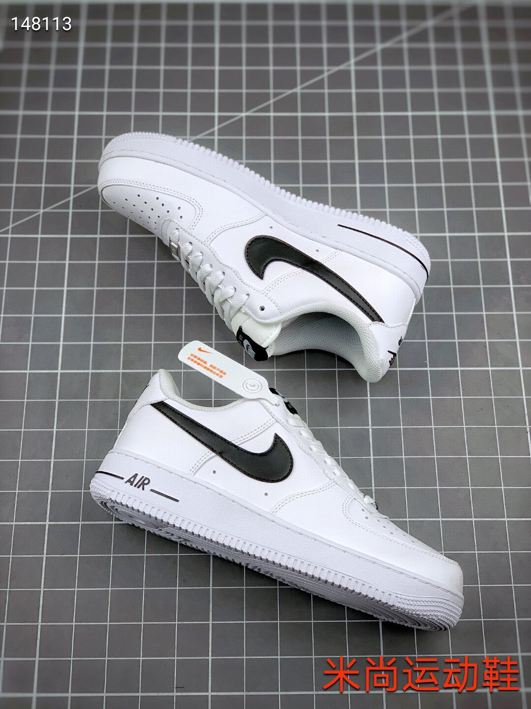 💰180公司级💰240纯原版本
 耐克空军一号 air force 1 low 白黑小权志龙 
诠释空军市场最高品质 sb dunk影子灰外围实体可充正操作 客订贝壳头拖鞋小白鞋m2k阿甘yeezy350满天星天使纯白小麦n定制手表眼镜帽子原装 乔1内置solo蜂窝max270气垫
原盒、防尘纸、纸撑均采购原厂 
size：36 36.5 37.5 38 38.5 39 40 40.5 41 42 42.5 43 44 44.5 45



主营：阿迪达斯 耐克 匡威 万斯 麦昆 古驰 斯凯奇 nb 新百伦 斐乐 巴黎世家 
椰子350 椰子500 椰子700 m2k 贝壳头 1970s 三叶草 nb550 nb327 nb992
古驰做旧 古驰小脏鞋 古驰小蜜蜂 sb dunk 空军一号 老爹鞋 aj1 aj3 aj4 aj5 aj11 aj34 aj36 aj312 g.t cut 闪电倒勾 篮球鞋：利拉德7 利拉德6 利拉德5 欧文7代 欧文6 欧文5 欧文4 欧文3 欧文2 欧文1 詹姆斯18代 詹姆斯17 詹姆斯16 詹姆斯15 詹姆斯14 詹姆斯13 詹姆斯12 詹姆斯11 詹姆斯5 詹姆斯4 科比5代 科比1 科比4 科比7 科比8 科比9 科比10 科比12 字母哥2代 字母哥1代 字母哥3代 哈登5代 哈登4代 哈登3 哈登2 哈登1 库里8代 库里7 库里6 库里5 库里4 ……系列 欢
#原盒配件 原厂中底钢印、拉帮完美
Size:36 36.5 37.5 38 38.5 39 40 40.5 41 42 42.5 43 44 44.5 45
现货跑量工厂长期主打款真正的好货不靠吹嘘
质量我们替你把关，你还在犹豫什么，撸起袖子加油干。
全部男女鞋，真标真爆带半码
耐克 阿迪达斯 三叶草 椰子350 v2 sb dunk 古驰脏脏鞋 麦昆 匡威1970s 万斯 vans 范斯 新百伦 乔丹 air jordan 亚瑟士 斯凯奇 斐乐 彪马 锐步 mlb  fila 鬼冢虎 莆田鞋   板鞋 樱花粉  af1 高帮 纯白 复古  满天星 解构 鞋盾   小麦色  蓝粉  马卡龙 低帮 独角兽 鸳鸯 联名 童鞋  冰淇淋  骨白冰蓝  白蓝 黑色 小白鞋 电玩像素 黑白 涂鸦 镭射 雾霾 白色  diy  1970s 夜光  大童 泼墨 中帮 黑武士 洛克公园 魔术贴 情侣 经典 四钩 奶咖色 刮刮乐 白丝绸 白银 3m 反光 白绿夜光 白橙双钩 小雏菊  权志龙 白绿橙 off white 飞线  金钩 冰块 小银钩 笑脸 缝线  剪纸 纯黑 蓝丝绸  情人节限定  白金 蓝白 354 黑曜石   熊猫 像素  冰蓝 四小勾 水晶底 寿桃 洞洞鞋 彩虹像素  灰色 air force 1 黑色   拖鞋 aj4 aj35 aj11 篮球鞋 莆田 aj3 aj6 aj13 aj7 童鞋 儿童鞋  aj312   aj36 黑白奥利奥  传奇蓝  aj32  限量版 飞人拖鞋 康扣  熊猫 北卡蓝  low  白水泥  藤原浩  aj34郭艾伦 影子灰  蒂芙尼绿 aj10 倒钩  aj9 冰雪奇缘 黑曜石 aj31  aj270 球鞋  大魔王 冰激凌  樱木花道  热熔岩  迪奥联名  胭脂红 凉鞋 aj15  满天星 水泥灰 芝加哥 鸳鸯 aj28  情侣 aj28 樱花粉 电玩像素 北卡蓝 小迪奥 粉色 樱花粉 电玩像素  烟灰 变色龙 兵马俑 大巴黎 aj16  兔八哥  马卡龙  大学蓝 aj30 黑水泥  白蛇 叶绿素 火影 白水泥 情人节限定 粉蛇 黑红 球鞋gtcut   kobe球鞋 zoom kobe 500黑武士 2022r nike星空 gt球鞋 zoom跑鞋 纽巴伦990 nikecourt女鞋 zoom aj1 nb827 斐乐hike nike青花瓷 aj镭射 科6 next跑鞋 宇航员2.0 小白鞋 男鞋 运动鞋 斯凯奇 斐乐 板鞋 aj 彪马 新百伦 亚瑟士 new balance adidas 阿迪达斯 篮球鞋 空军一号 纯白  跑步鞋 vision street wear puma 女运动休闲鞋 nb  情侣鞋 球鞋 dunk 美津浓 欧文7  运动鞋女款跑步鞋 休闲男鞋  aj1 拖鞋 耐克鞋男新款 鞋子 童鞋 男款  飞马  zoom 超级飞马 跑鞋  老爹鞋 air max 儿童鞋子 男士 飞马38 m2k 日落 黑白熊猫  女款  飞马39  男款 阿甘鞋 飞马37  夏季  dunk sb 华夫鞋 凉鞋  开拓者 夏款 毛毛虫  气垫 air zoom 休闲鞋 高帮 帆布鞋 sacai 2022 vapormax 赤足  飞马36 af1 紫葡萄 树莓紫  winflo8 court女鞋 网鞋 zoom 破二  dc0774 拖鞋 superfly 子弹头 dunk黑白熊猫 blazer max270 欧文7 小童鞋  阿尔法 欧文8 登月 星空 莆田  黑武士 airmax97 贝壳头 三叶草 boost   forum 椰子鞋  yeezy  neo  暗夜精灵 金标 椰子 350 v2  ultraboost 清风 阿尔法 涉水鞋 ub21 ub22  forum84 ub nmd 爆米花 pro2 cut  supernova x9000 椰子500  小椰子 forum low 史密斯 椰子700  樱花系列女鞋 新百伦530 327   574   5740 满天星 992 550 990 303 nb2002ra 302 元祖灰 993 990v5 nb300 ms327 580 999 nb327新百伦 新百伦878 nb300 5740奶茶色 m5740nb5740 997 608 452 nbms327 992元祖灰 996 880 低帮  倒钩  aj1 low 北卡蓝 黑曜石  倒钩藤原浩鞋 芝加哥 禁穿 小迪奥aj1 aj1大学蓝 樱花粉 烟灰   闪电倒钩 mid  影子灰 白丝绸   黑红脚趾 黑红 马卡龙 小dior 蒂芙尼绿 黑脚趾 小摩卡 蜘蛛侠 兔八哥 莆田纯原 纯白 中帮 黑粉脚趾 鸳鸯 low摩卡棕 扣碎 倒钩低帮 小闪电 凯尔特人 芝加哥ow联名 灰白 红豆奶茶 叛逆 换底 扣碎篮板 摩卡棕 迪奥联名鞋 皇家蓝 低帮女鞋倒钩白棕 泡泡糖 黑粉脚趾 北卡蓝低帮 黑绿脚趾 影子灰 蒂芙尼绿 黑脚趾 浆果粉  扣碎篮板 鸳鸯 冰淇淋 白丝绸 激光蓝 offwhite联名 黑粉脚趾	 蓝 水洗丹宁 情人节 午夜蓝 凯尔特人 泡泡糖  男鞋 女鞋 夏季 儿童 拖鞋  小众鞋 篮球鞋 凉鞋 运动鞋 跑步鞋 童鞋  板鞋  日落  足球鞋 小白鞋 跑鞋 老爹鞋 zoom 超级飞马 36 37 38   sb   dunk  鞋子 新款 m2k air max   薄款 赤足5.0  星空 登月 回到未来 vapormax 超轻 网鞋  气垫鞋 阿甘鞋 休闲鞋 47 blazer 高帮 樱花粉 free vaporfly  情侣  子弹头 华夫鞋 欧文7 lebron18  joyride fly3 max270 杜兰特5  毛毛虫  黑武士 限量版 忍者 马拉松 winflo7 kyrie7 ep  莆田鞋   板鞋 樱花粉  af1 高帮 纯白 复古  满天星 解构 鞋盾   小麦色  蓝粉  马卡龙 低帮 独角兽 鸳鸯 联名 童鞋  冰淇淋  骨白冰蓝  白蓝 黑色 小白鞋 电玩像素 黑白 涂鸦 镭射 雾霾 白色  diy  夜光  大童 泼墨 中帮 黑武士 洛克公园 魔术贴 情侣 经典 四钩 奶咖色 刮刮乐 白丝绸 白银 3m 反光 白绿夜光 白橙双钩 小雏菊  权志龙 白绿橙 off white 飞线  金钩 冰块 小银钩 笑脸 缝线  剪纸 纯黑 蓝丝绸  情人节限定  白金 蓝白 354 黑曜石   熊猫 像素  冰蓝 四小勾 水晶底 寿桃 洞洞鞋 彩虹像素  灰色 air force 1 黑色  拖鞋 aj4 aj35 aj11 篮球鞋 莆田 aj3 aj6 aj13 aj7 童鞋 儿童鞋  aj312   aj36 黑白奥利奥  传奇蓝  aj32  限量版 飞人拖鞋 康扣  熊猫 北卡蓝  low  白水泥  藤原浩  aj34郭艾伦 影子灰  蒂芙尼绿 aj10 倒钩  aj9 冰雪奇缘 黑曜石 aj31  aj270 球鞋  大魔王 冰激凌  樱木花道  热熔岩  迪奥联名  胭脂红 凉鞋 aj15  满天星 水泥灰 芝加哥 鸳鸯 aj28  情侣 aj28 樱花粉 电玩像素 北卡蓝 小迪奥 粉色 樱花粉 电玩像素  烟灰 变色龙 兵马俑 大巴黎 aj16  兔八哥  马卡龙  大学蓝 aj30 黑水泥  白蛇 叶绿素 火影 白水泥 情人节限定 粉蛇 黑红芝麻天使 丁黄天使 黑绿天使 天鹅白拼接天使 冰蓝天使 黑天使  芝麻满天星 丁黄满天星 亚洲亚麻限定 尾灯欧洲限定 冰蓝满天星 黑满天星 白满天星 粉满天星 黑红满天星 夜光绿满天星 天鹅白拼接满天星 亚麻侧透满天星