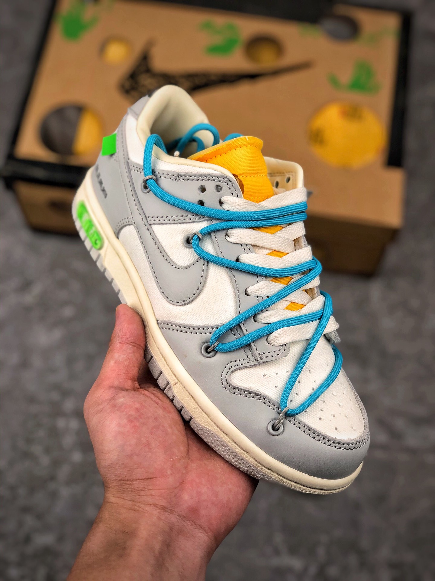  核心放店
Nike 0ff-White x Nike Dunk Low“03 of 50”  OW 白灰色
货号：DM1602-118
原厂原档案开发，原盒原标，原厂头层皮料，做工细节全方位比对原鞋。
码数：36 36.5 37.5 38 38.5 39 40 40.5 41 42 42.5 43 44 44.5 45 46 47.5