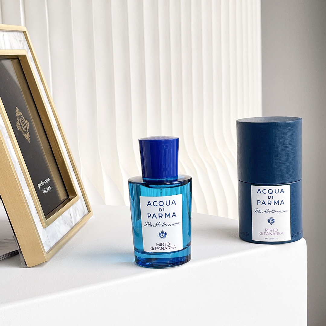 NO:811166,Aqua de Parma Blue Mediterranean - Myrtle California Cinnamon 75ml Neutral fragrance attributes Fragrance notes aromatic woody top notes Myrtle Lemon Bergamot Basil Middle notes Seawater Jasmine Rose Base notes Juniper Cedar Frankincense Amber, Perfume19860909帕尔马之水 蓝色地中海-桃金娘加州桂75ml 属性中性香 香调芳香木质调 前调桃金娘 柠檬 香柠檬 罗勒 中调海水 茉莉 玫瑰 后调杜松 雪松 乳香脂 琥珀,香水,accessory