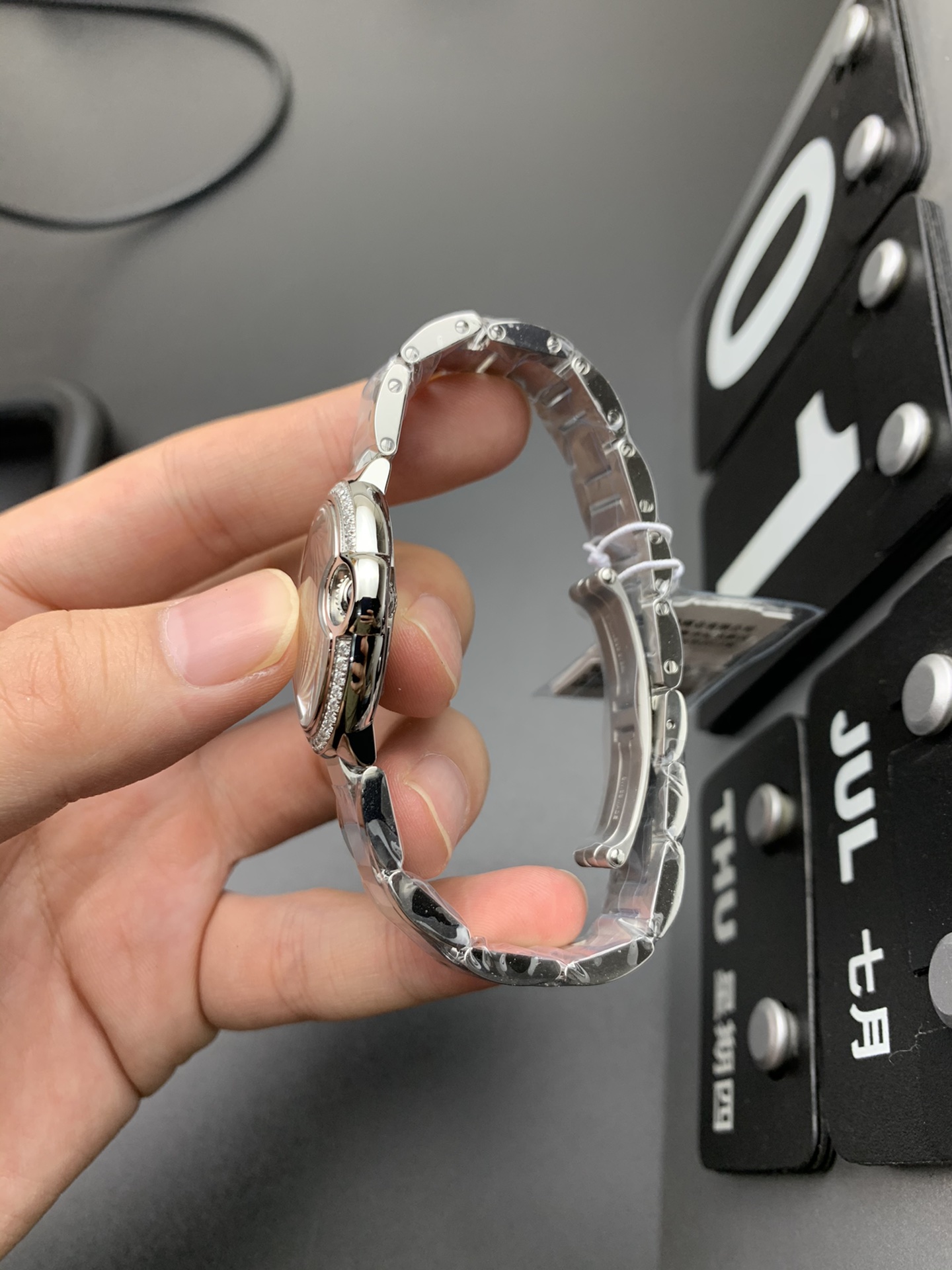 Cartier V6 33石英气球