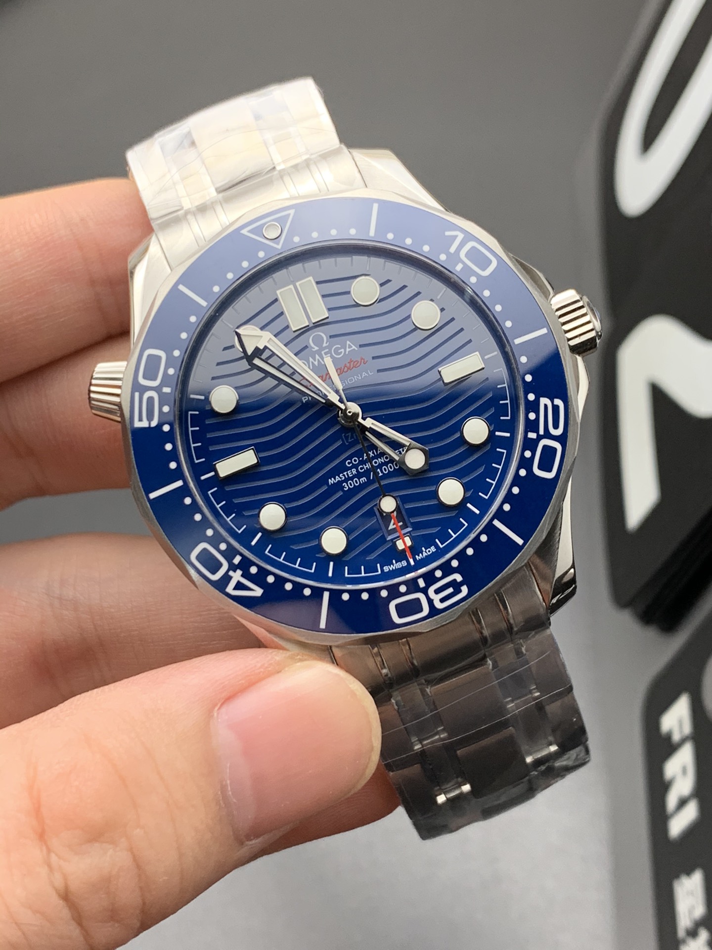 Omega 海马300蓝