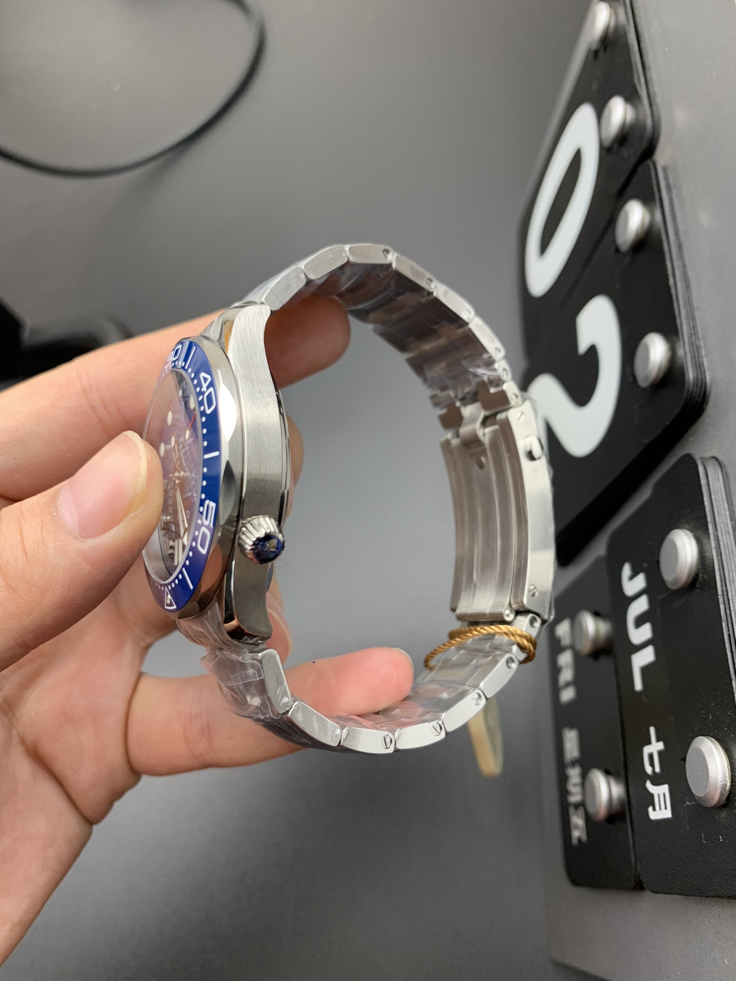 Omega 海马300蓝