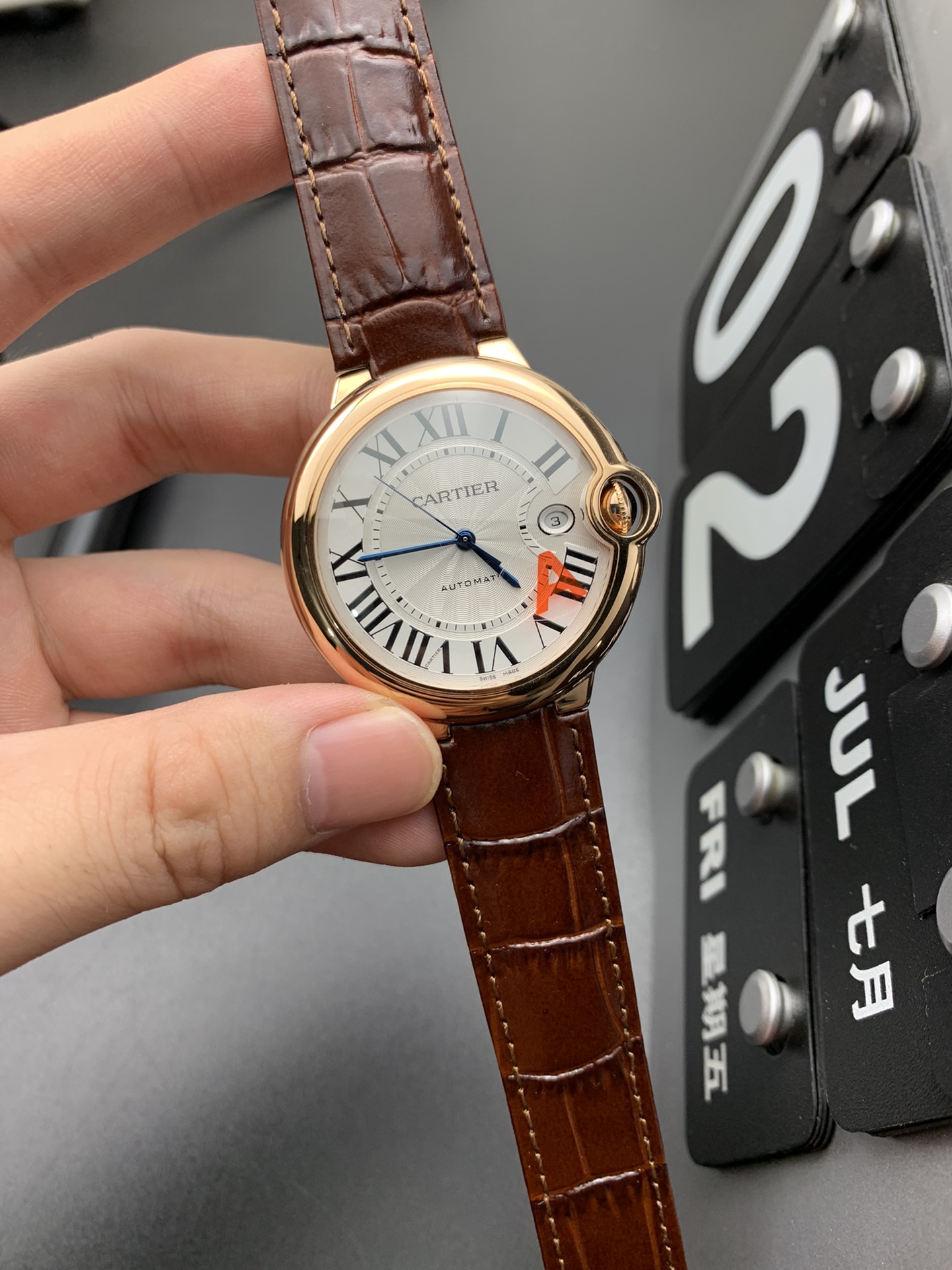 Cartier V6 玫瑰金 球