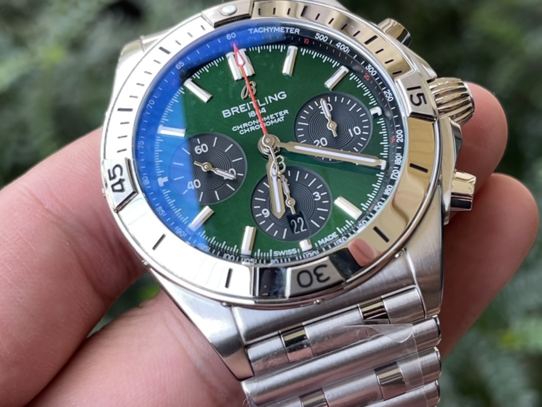 Breitling Chronomat Automatic Chronometer Men's Watch with Green Dial 7 i1625207672 4961 5
