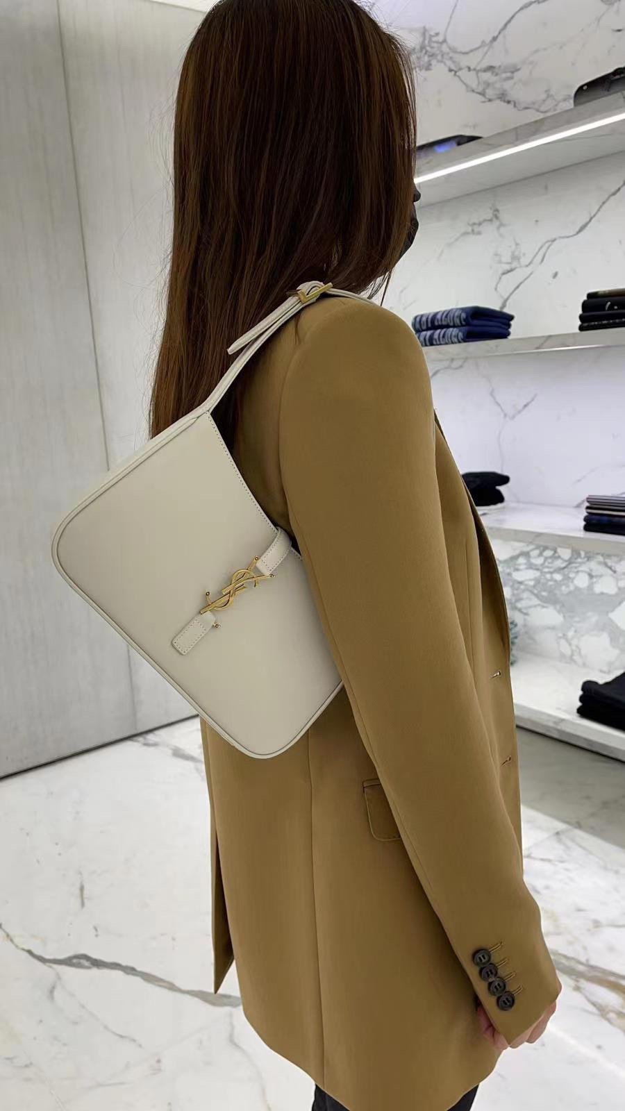 NO:659512,Z counter upper body picture, saint laurent, saint laurent19860909Z专柜上身图,圣罗兰,saint laurent,Bag