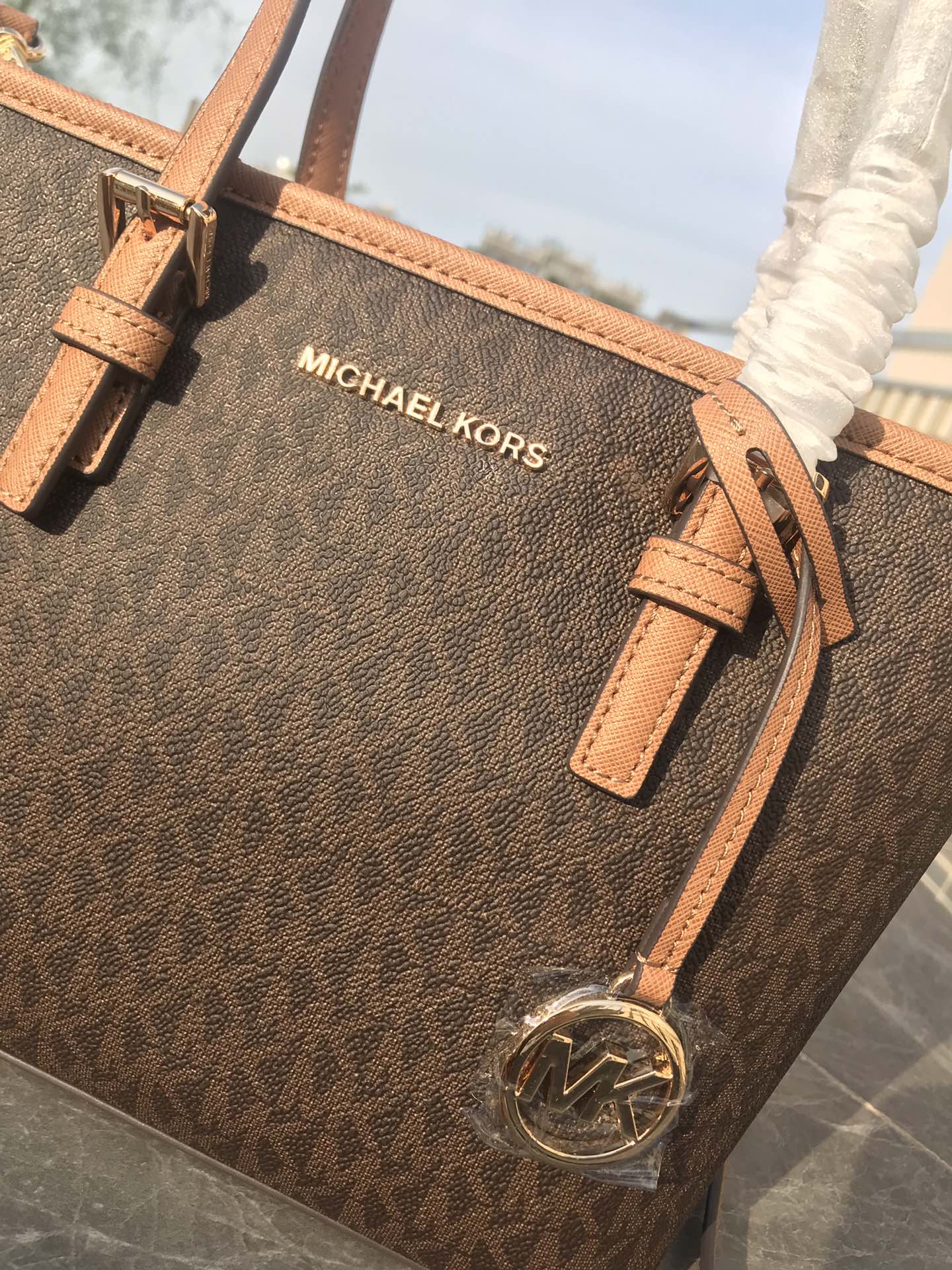 Michael Kors MK新款小号购物袋 十字纹牛皮 购物袋pv专用面料样式 设计改成了小号 额外加了长背带