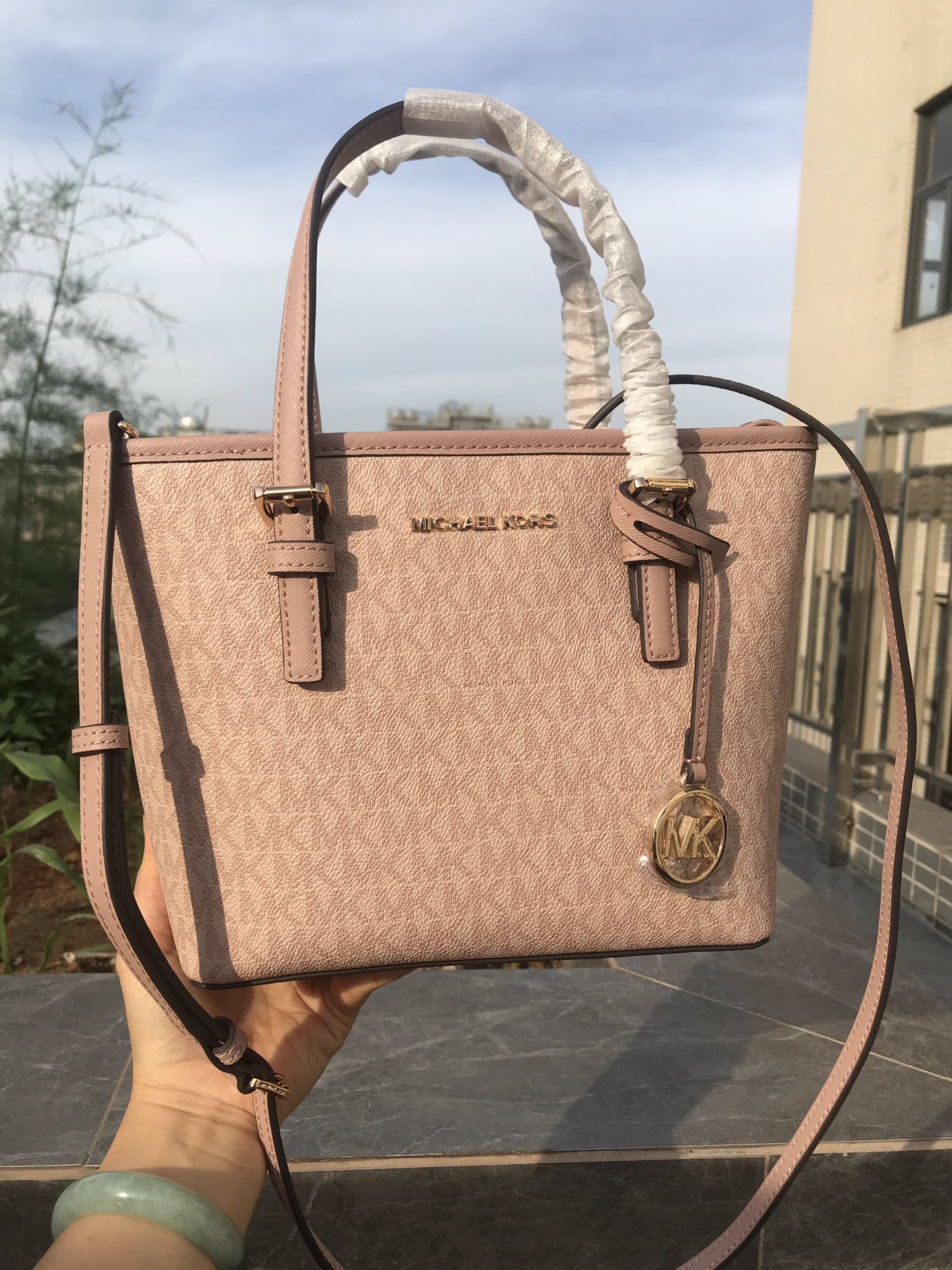 Michael Kors MK新款小号购物袋 十字纹牛皮 购物袋pv专用面料样式 设计改成了小号 额外加了长背带