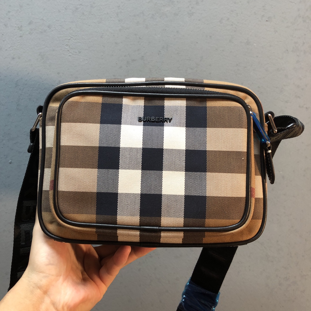 Burberry High-end details are shipped Baby, please close your eyes and enter. Plaid color-blocked plaid camera bag, crossbody small square bag, p