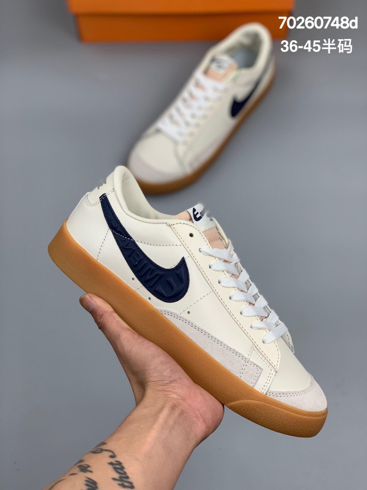 
耐克NIKE WMNS Blazer Low LE 开拓者 低帮百搭休闲运动皮面板鞋
货号：DJ4279
尺码：36 36.5 37.5 38 38.5 39 40 40.5 41 42 42.5 43 44 45采用PU合成革，塑形能力强，穿着舒适柔软，同时可为脚部带来良好的支撑感。鞋身侧面采用独具匠心的透气孔设计，舒适透气的穿着体验让你在运动过程中不再为闷热所烦恼。橡胶大底搭配经典的人字纹保证出众的抓地力
编码:70260748d