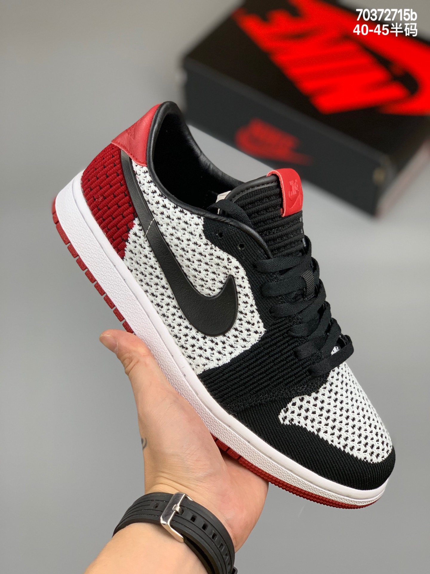 
Air Jordan 1 Low Flyknit 编织飞线 AJ1乔1低帮文化篮球鞋 货号：DM.7866-140尺码：40 40.5 41 42 42.5 43 44 44.5 45 编码：70372715b